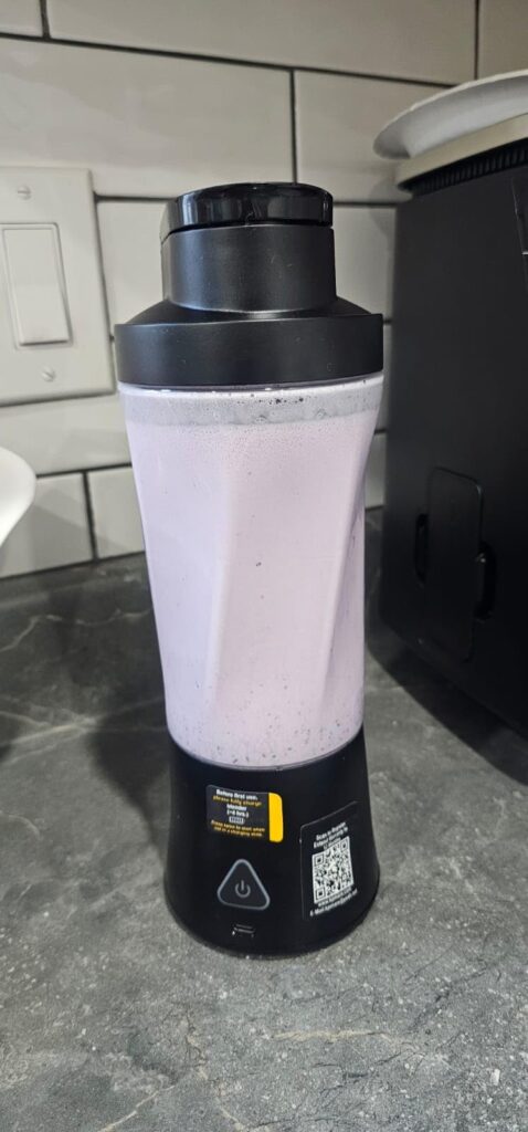 Portable Blender, Cordless, 24oz. Vessel, Personal Blender-for Shakes & Smoothies, BPA Free, Leakproof-Lid & Sip Spout, USB-C Rechargeable & Self Cleaning - Travel with 6 Sharp Blade, Black Customer Review Best Portable Blender