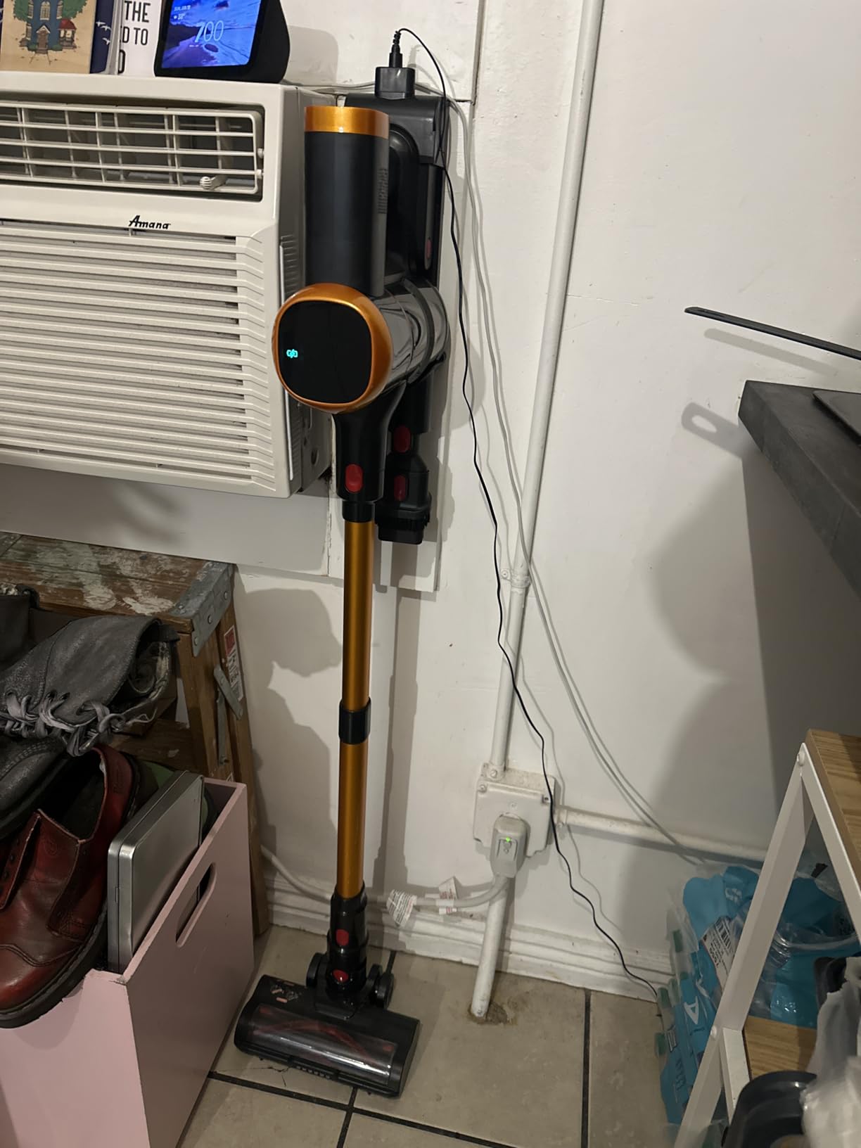 Tikom V500 Cordless Vacuum Cleaner for Home, 40000Pa/450W Stick Vacuum with LED Touch Screen, Charging Wall Dock, Anti-Tangle, Lightweight Handheld Vacuum for Pet Hair, Hard Floor, Carpet Customer Review Tikom V500 Cordless Vacuum Cleaner for Home, 40000Pa/450W Stick Vacuum with LED Touch Screen, Charging Wall Dock, Anti-Tangle, Lightweight Handheld Vacuum for Pet Hair, Hard Floor, Carpet - Customer Photo 1