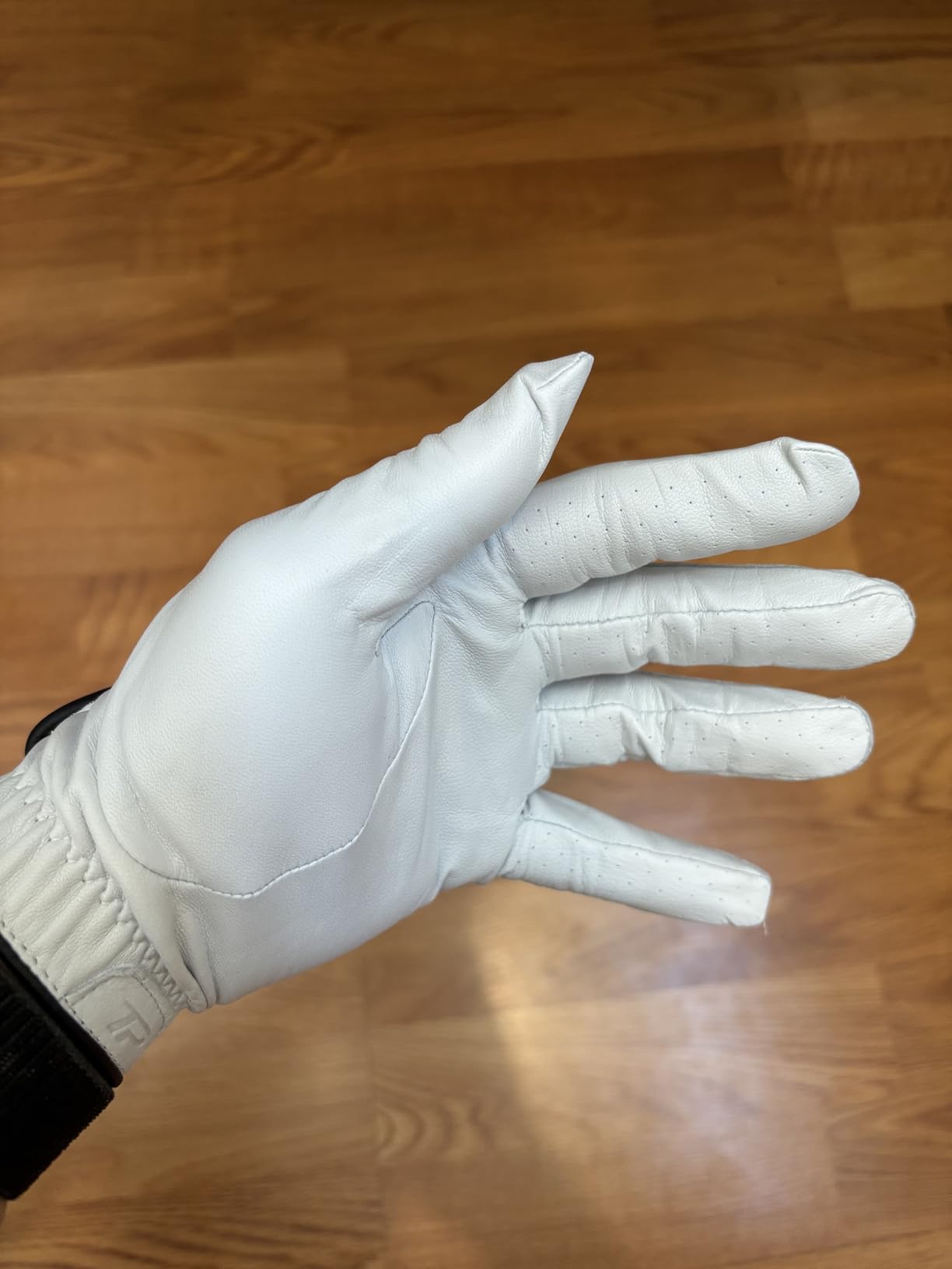TaylorMade Tour Preferred Flex Glove Customer Review TaylorMade Tour Preferred Flex Glove - Customer Photo 1