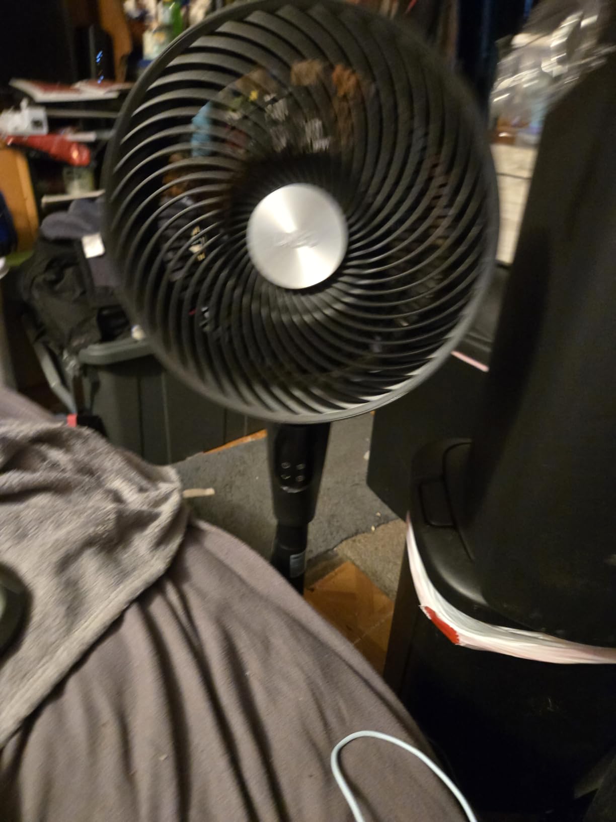 DREO Fan for Bedroom, 2026 Upgraded, 90ft Airflow, Quiet Fan, 90° Oscillating Standing Fan for Whole Room, DC Motor, 8+H Speeds, 3 Modes, 38-42'' Adjustable Height, 8H Timer, 105° Manual Vertical customer photo 1