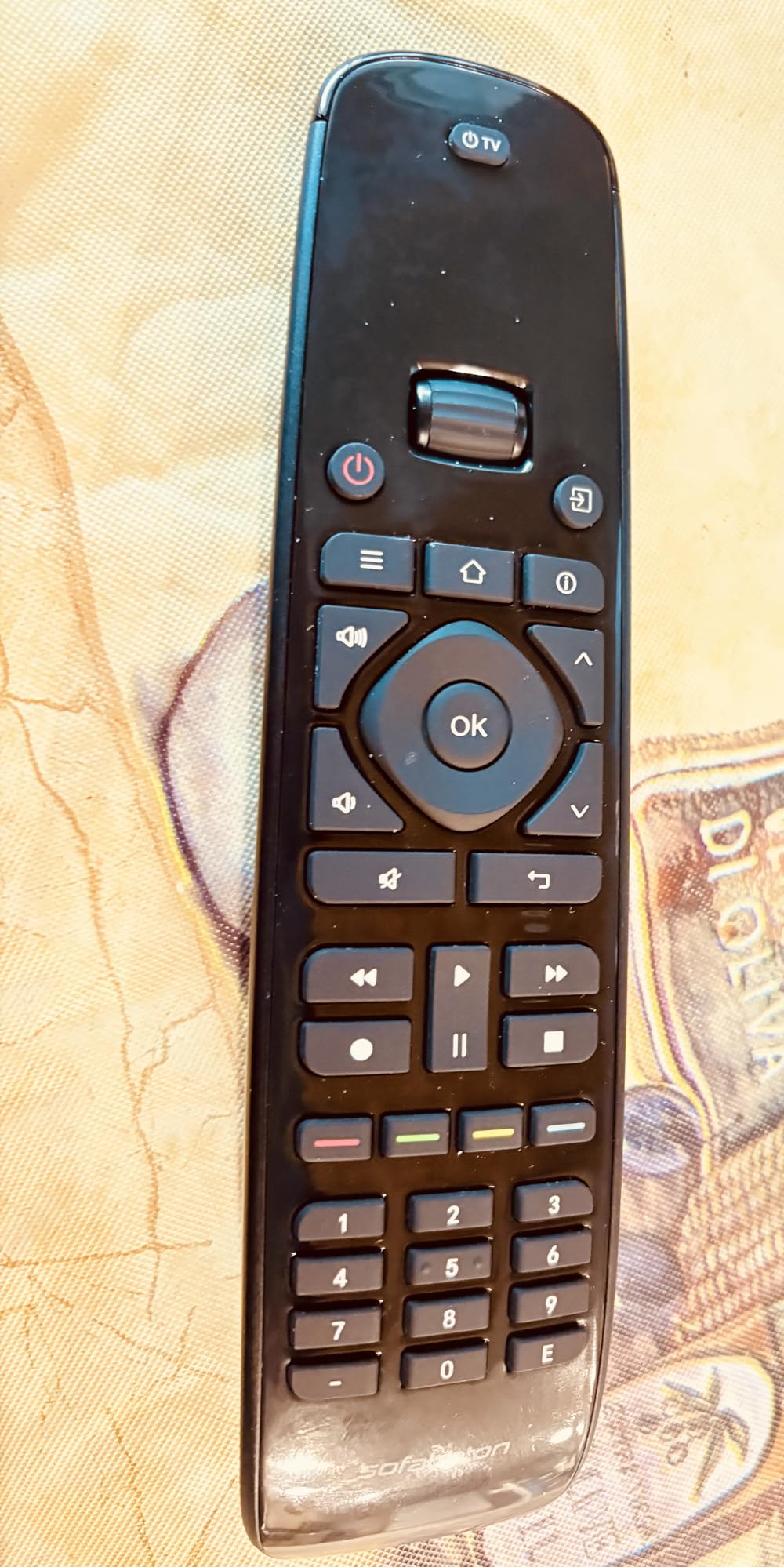 SofaBaton U2 Universal Remote with Backlit Button and Upgraded Scroll Wheel, All in One Universal Remote Control with App Control, Custom Macros for Smart TVs,Sound Bar, DVD/Blu-ray Players and More - Customer Photo 1