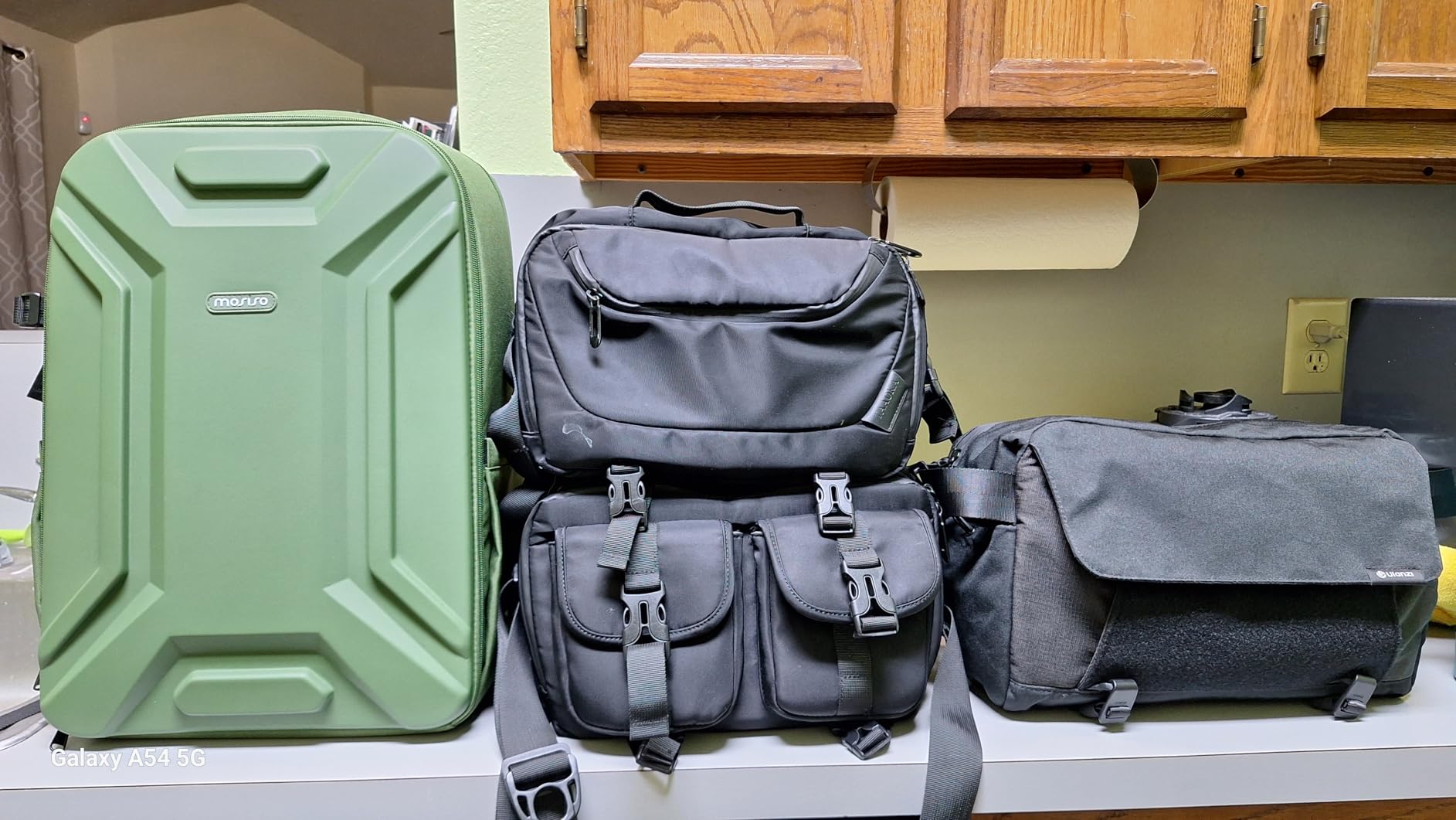 ULANZI BP11 8L Camera Sling Bag with Tripod Holder for Men Women, Lightweight Splash-proof DSLR/Mirrorless Anti-Theft Crossbody Bag for Travel Hiking Photography Customizable Front Pocket Camera Bag Customer Review ULANZI BP11 8L Camera Sling Bag with Tripod Holder for Men Women, Lightweight Splash-proof DSLR/Mirrorless Anti-Theft Crossbody Bag for Travel Hiking Photography Customizable Front Pocket Camera Bag - Customer Photo 1