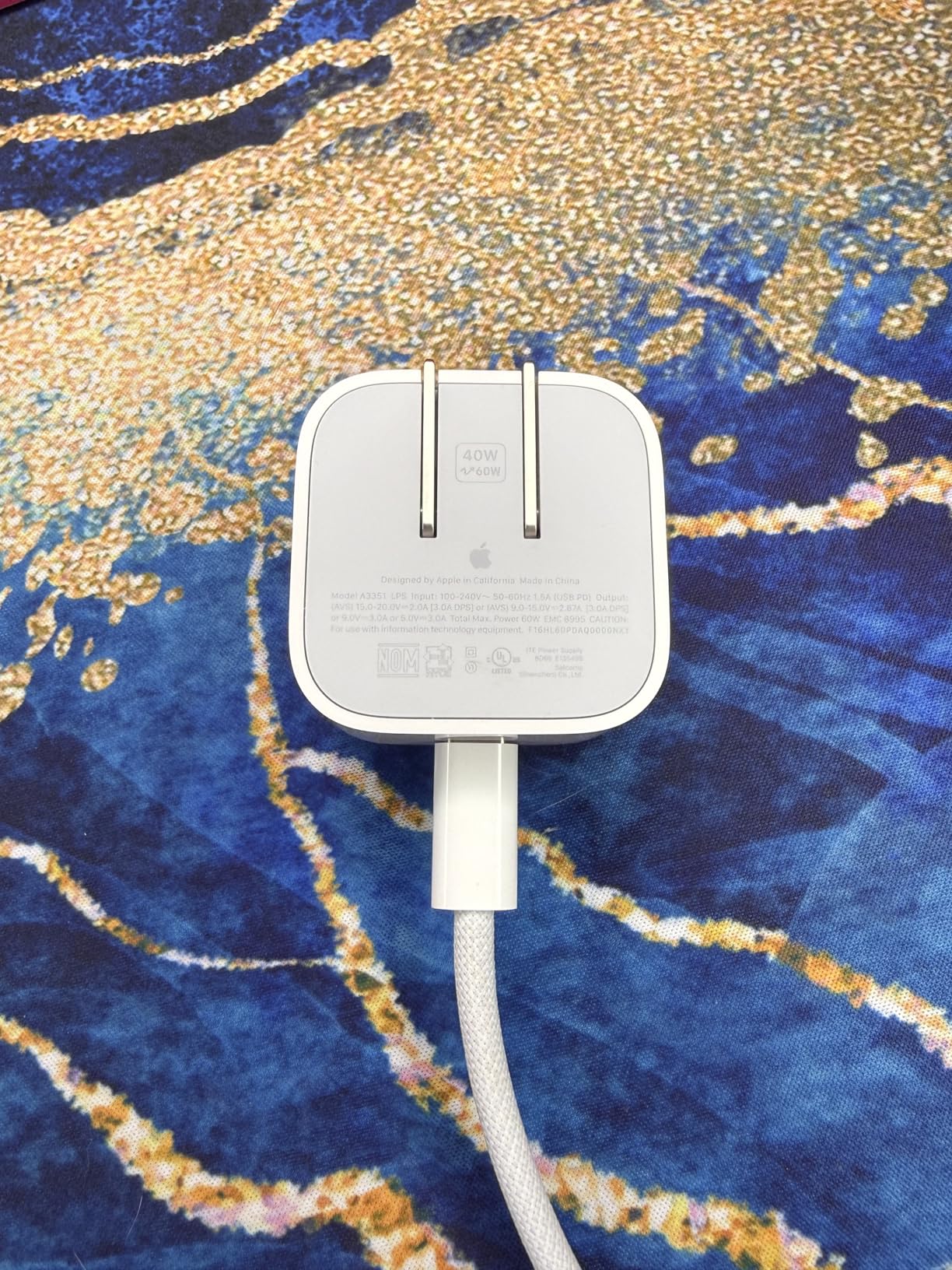 Apple 60W USB-C to USB-C Woven Charge Cable (1 m): Fast and Convenient Charging Customer Review Apple 60W USB-C to USB-C Woven Charge Cable (1 m): Fast and Convenient Charging - Customer Photo 2
