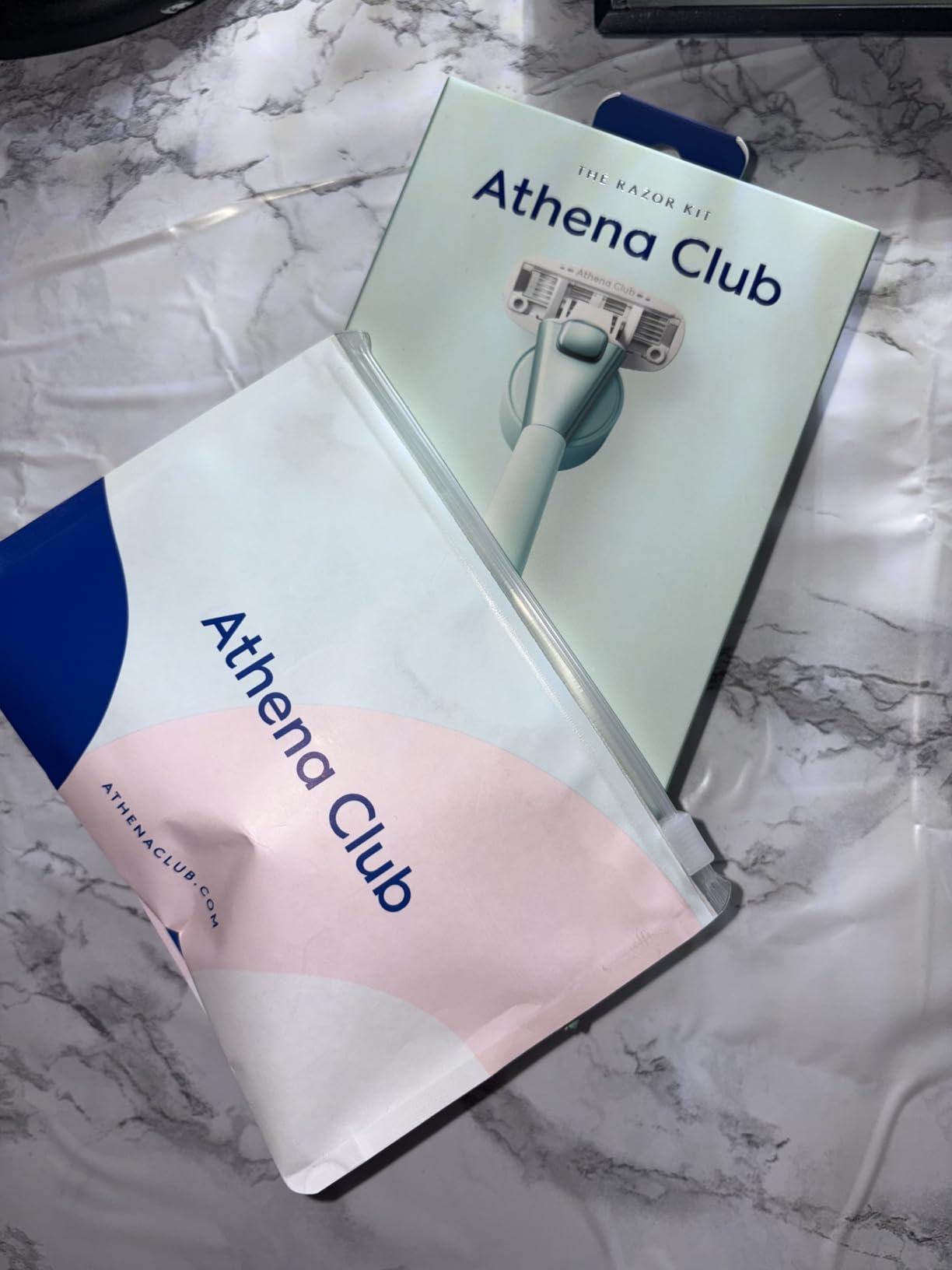 Athena Club Women's Razor Kit, 5-Blade Cartridge Razor for Sensitive Skin, Serum-Infused Blades with Shea Butter and Hyaluronic Acid, Includes Handle, 6 Refills and Magnetic Shower Hook - Matchpoint - Customer Photo 1
