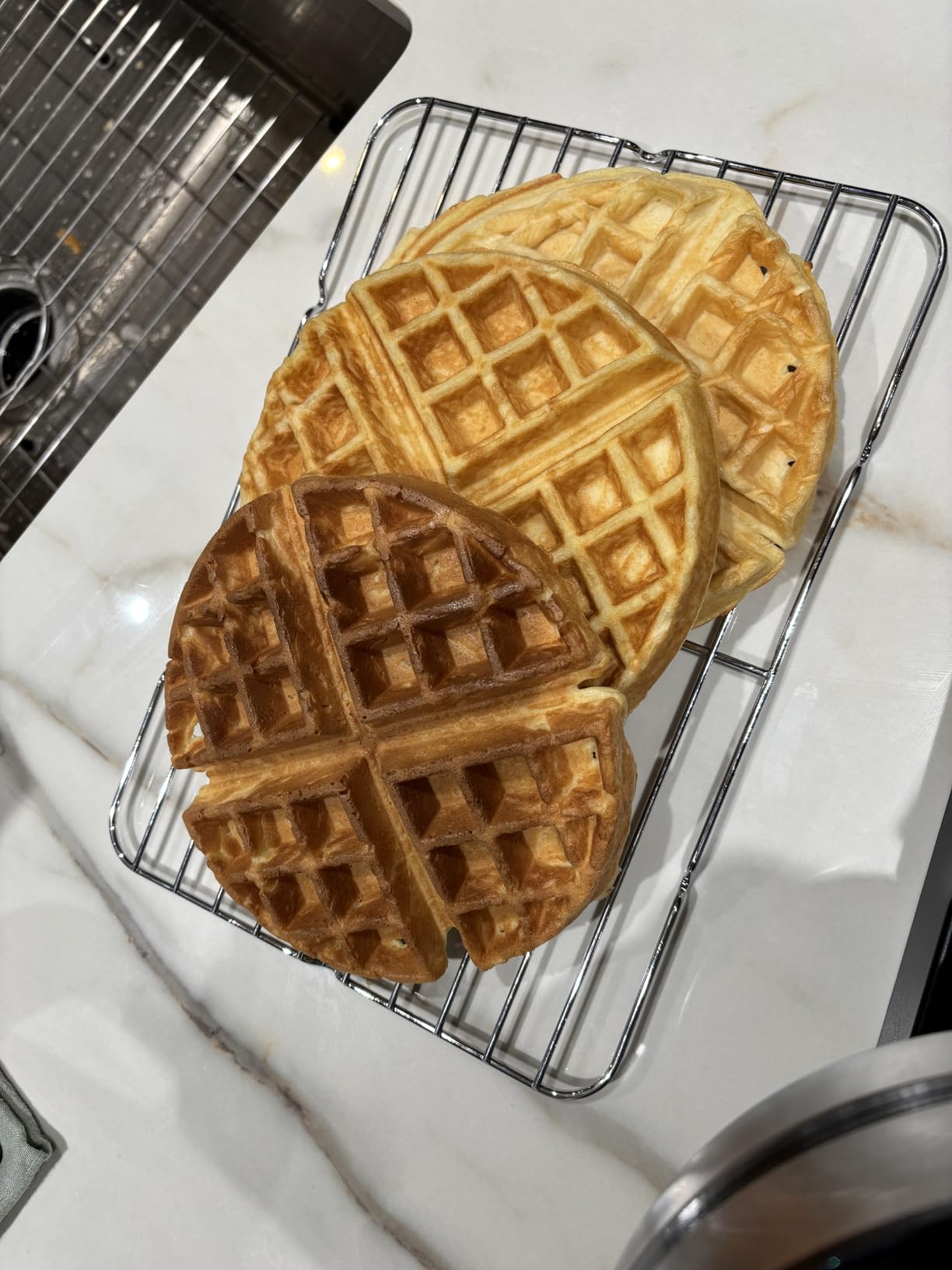 Cuisinart Double Flip Belgian Waffle Maker, WAF-F40NAS, Stainless Steel, Grey and Black - Customer Photo 1