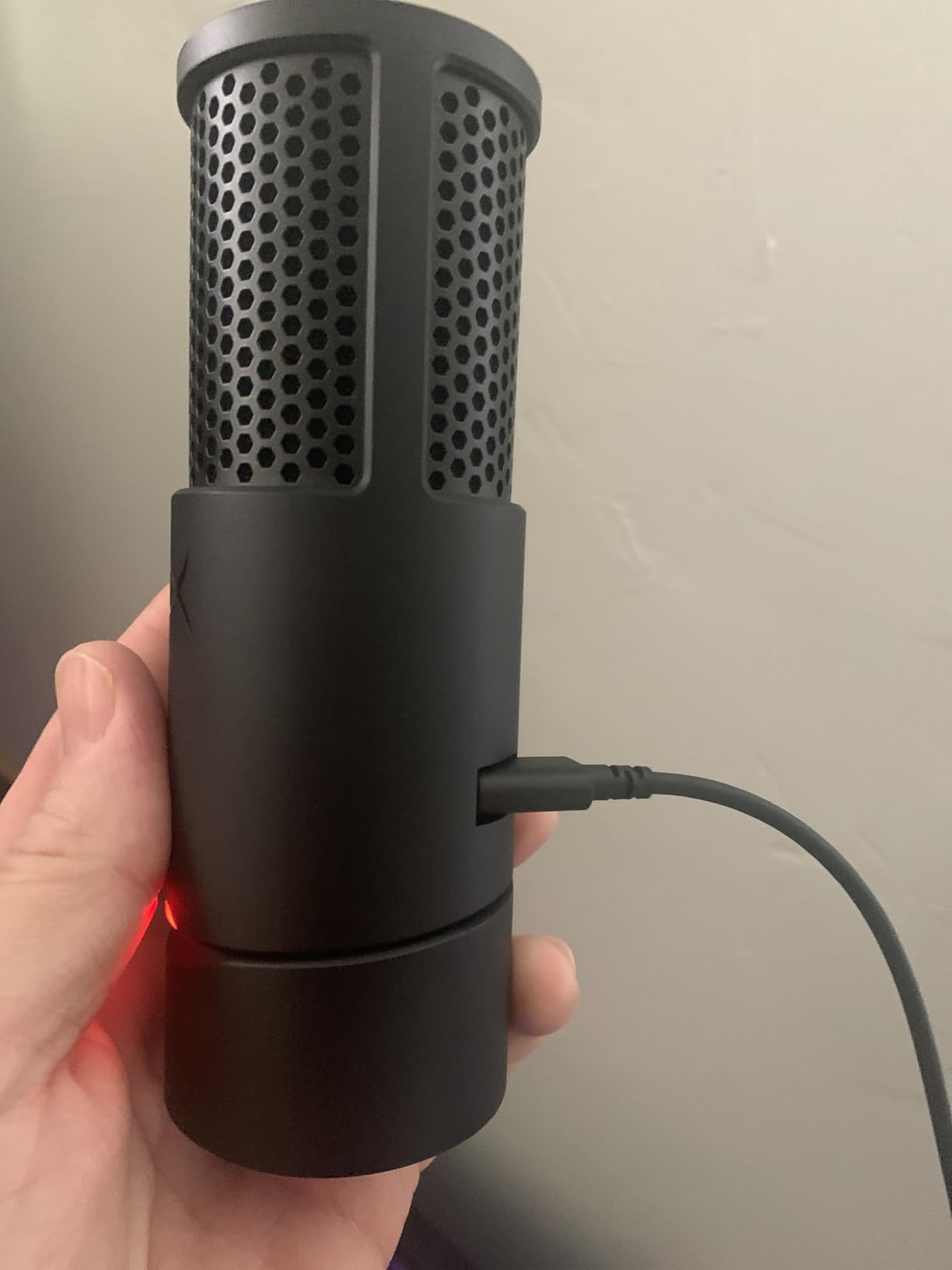 HyperX SoloCast 2 Gaming USB Condenser Mic for PC, USB-C to USB-A, Built-in Pop Filter, Internal Shock Mount, Plug and Play, 24-bit / 96kHz customer photo 2