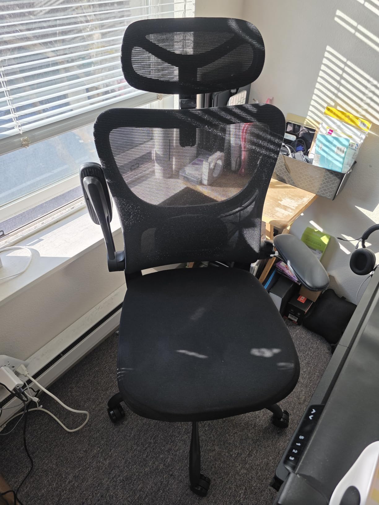 HUANUO Ergonomic Office Chair with 3D Armrests and Lumbar Support | High back design, adjustable headrest, 300 lbs weight capacity, breathable mesh, reclining function, home office chair customer photo 1