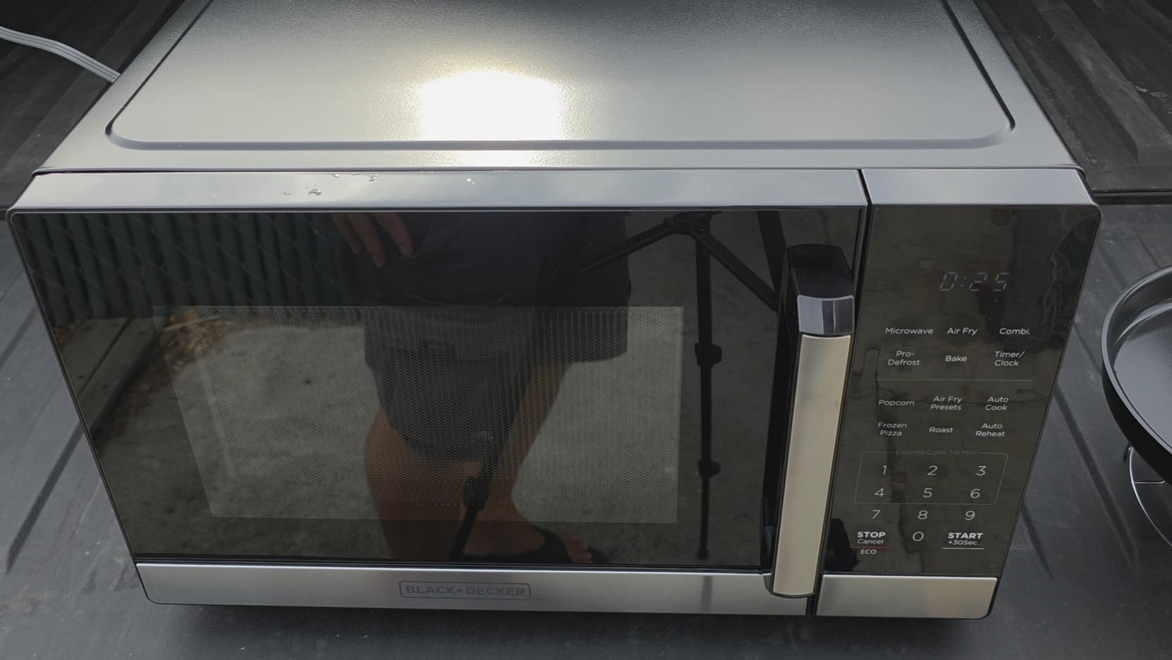 BLACK+DECKER Over the Range Microwave Oven with Air Fryer, Convection, and Bake Modes, 1.5 cu.ft., Stainless Steel, 900 Watts, EC942K6CE-SS Customer Review BLACK+DECKER Over the Range Microwave Oven with Air Fryer, Convection, and Bake Modes, 1.5 cu.ft., Stainless Steel, 900 Watts, EC942K6CE-SS - Customer Photo 3