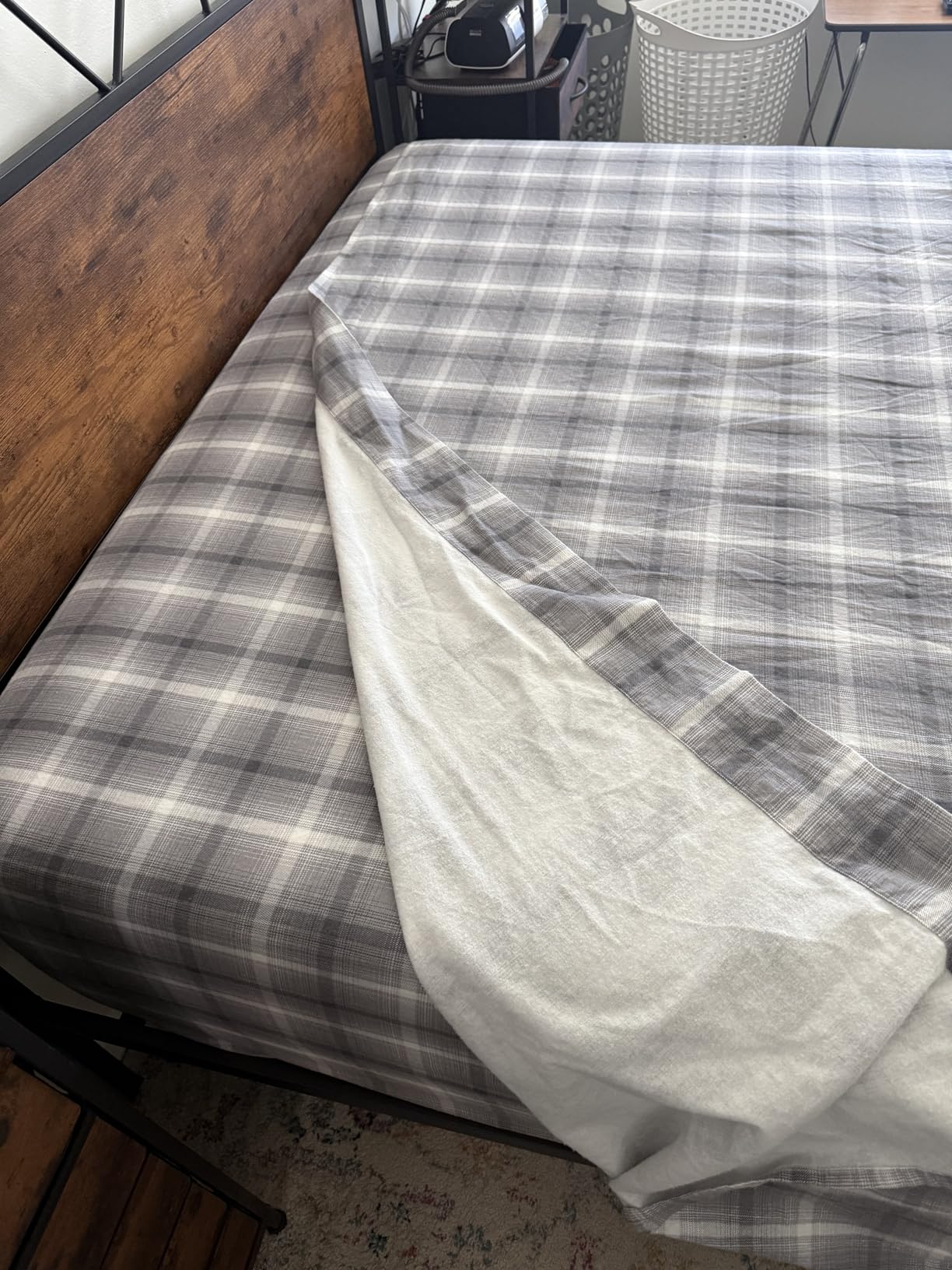 California Design Den Flannel Queen Size Sheets Set - Made in Portugal 100% Cotton, Triple-Brushed, Thick, Velvet Soft 4-Piece Extra Deep Pocket Queen Sheet Set - Dark Green - Customer Photo 1