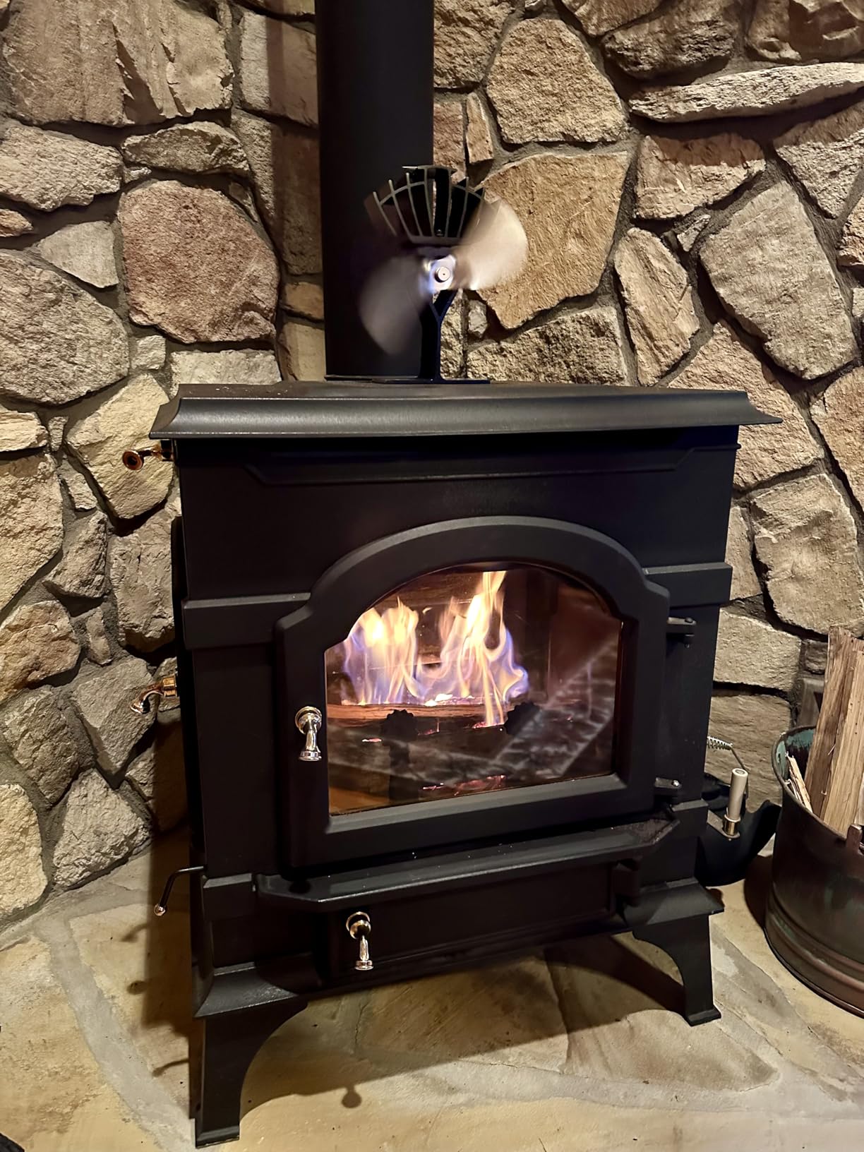 Ecofan UltrAir Heat Powered Stove Fan - Powerful Classic Design, High Performance, Perfect for Wood Stoves, 125 CFM - Circulates Warm Air Efficiently & Reduces Fuel Cost customer photo 1