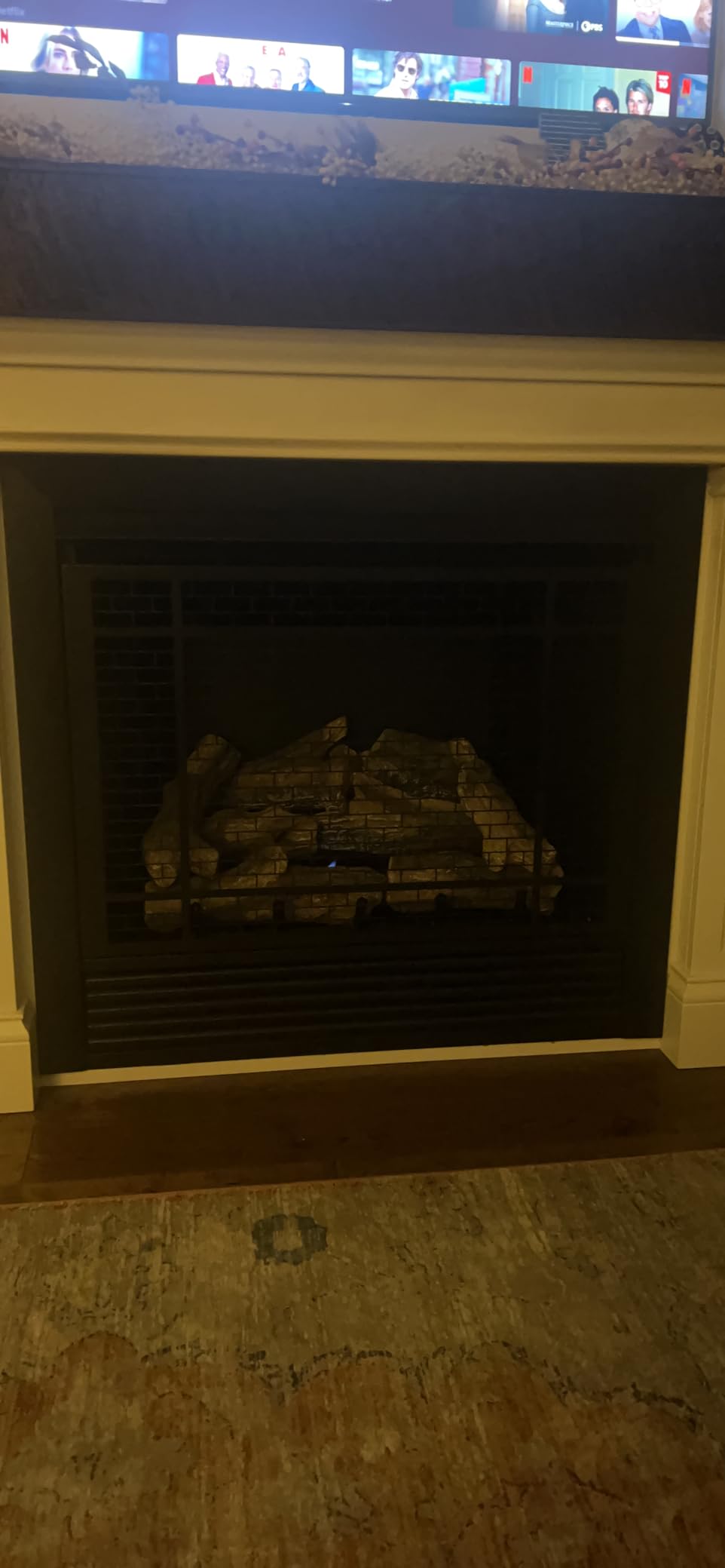 Duluth Forge Dual Fuel Ventless Gas Fireplace Insert, Remote Control, 9 Fire Logs, Use with Natural Gas or Liquid Propane, 32000 BTU, Heats up to 1500 Sq. Ft., Black, Model# FDI32R customer photo 2