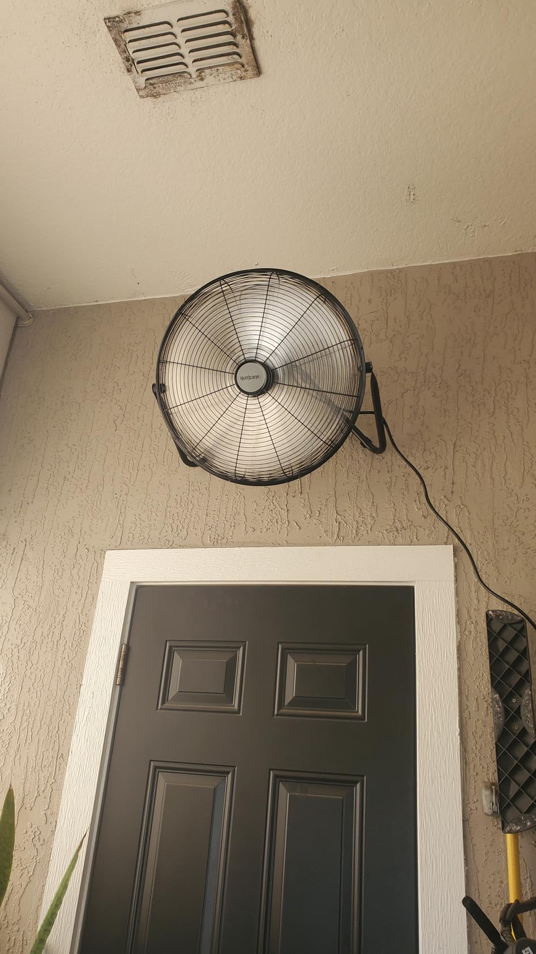 Hurricane Pro Heavy-Duty High Velocity Metal Blade Floor Fan w/ 3 Speeds, Black, 20 Inch - Corded Electric Air Cooling Unit w/ 5300 CFM Airflow for Home, Greenhouses, Garages, Gyms and Workshops customer photo 1