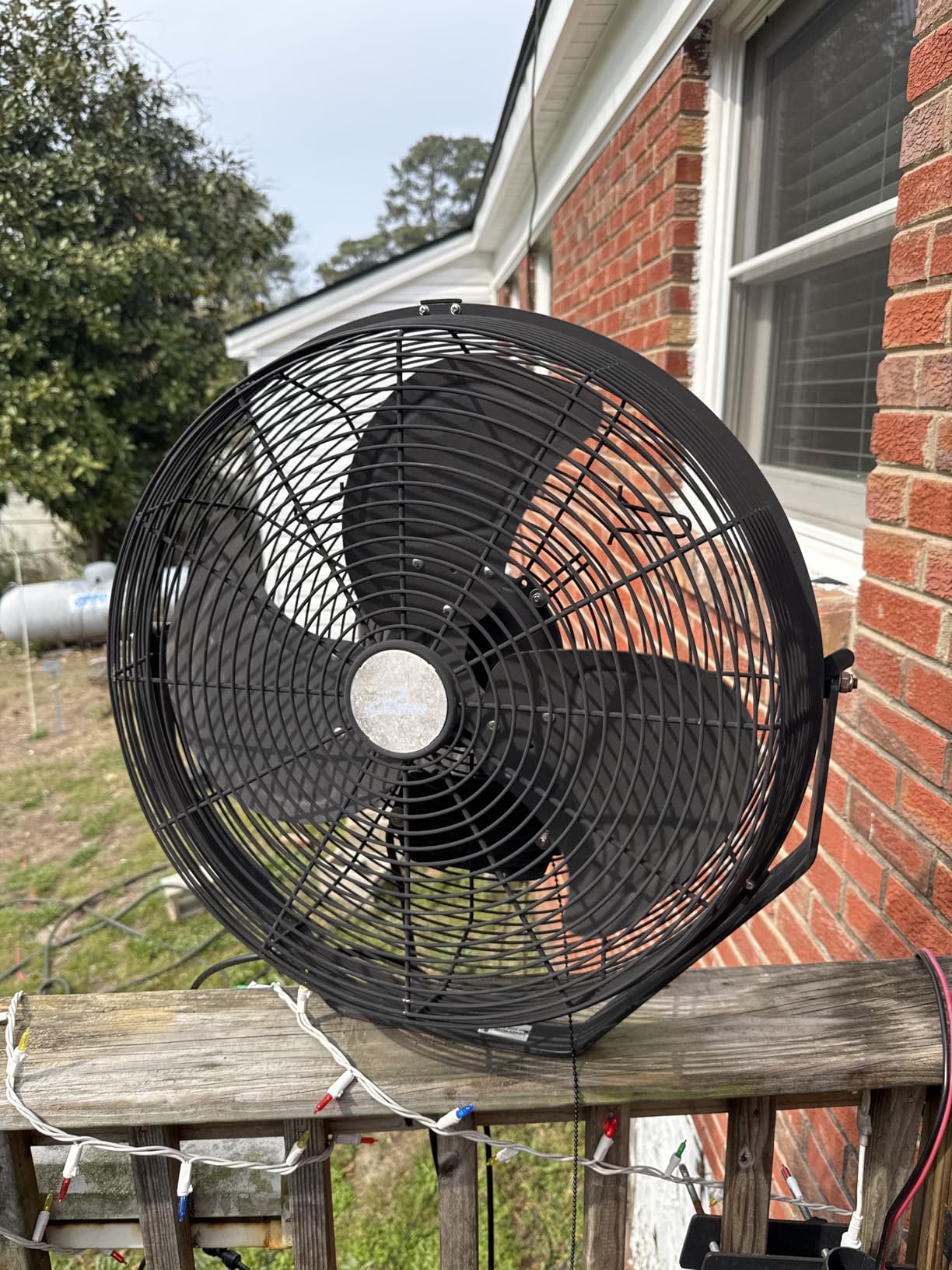 iLiving 18 inch Wall Mounted Fan - 6360 CFM, 3-Speed, Industrial Grade, Commercial/Residential, Weatherproof Outdoor/Indoor Fan for Garage, Patio, Workshop, Greenhouse | UL Listed, Mist Kit Compatible customer photo 1