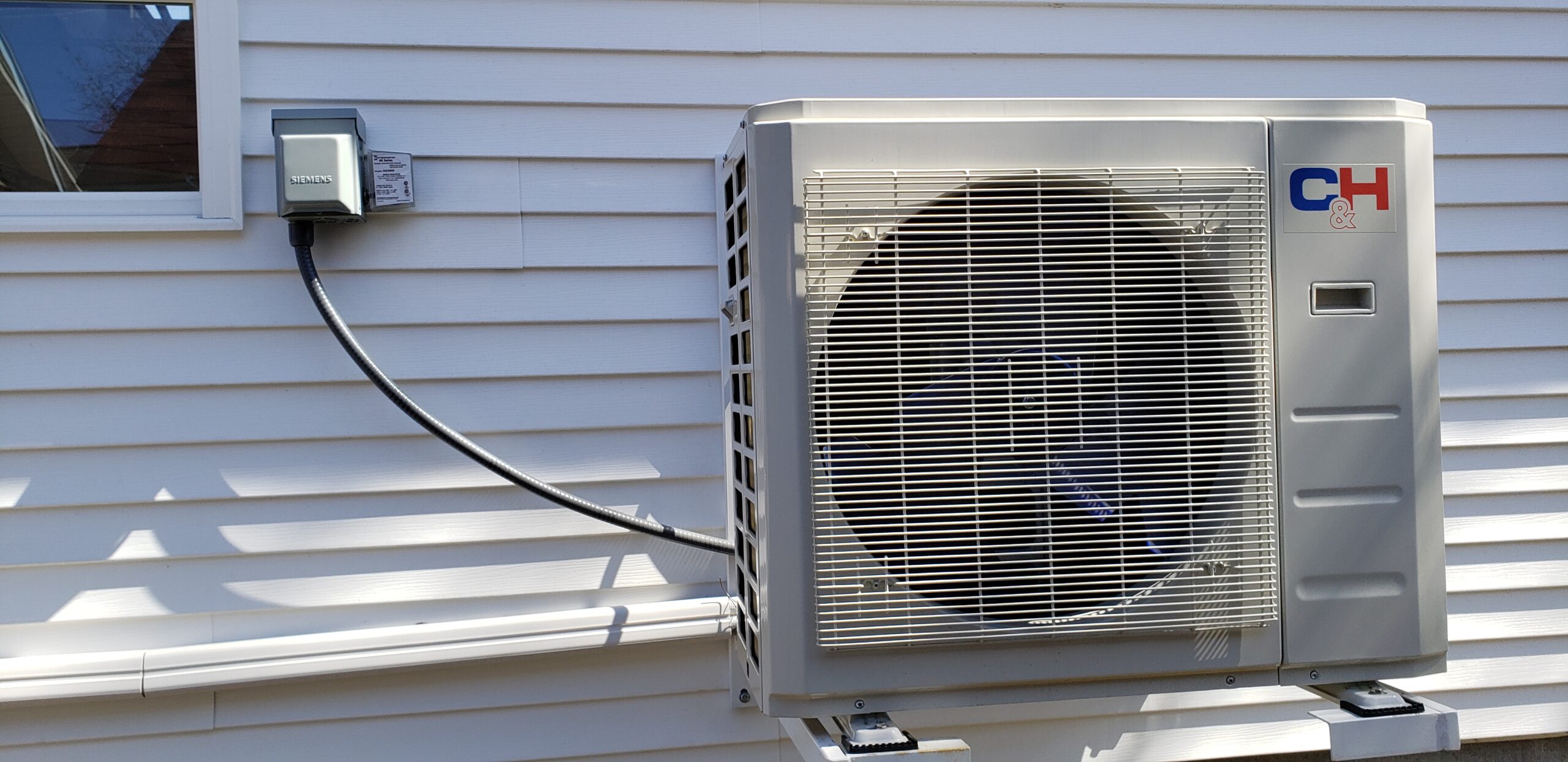 Cooper & Hunter 36,000 BTU 230V Mini Split AC/Heating System, Ductless Wall Mount - 19.5 SEER2 Inverter - 16FT Installation Kit & Smart Control Included customer photo 2