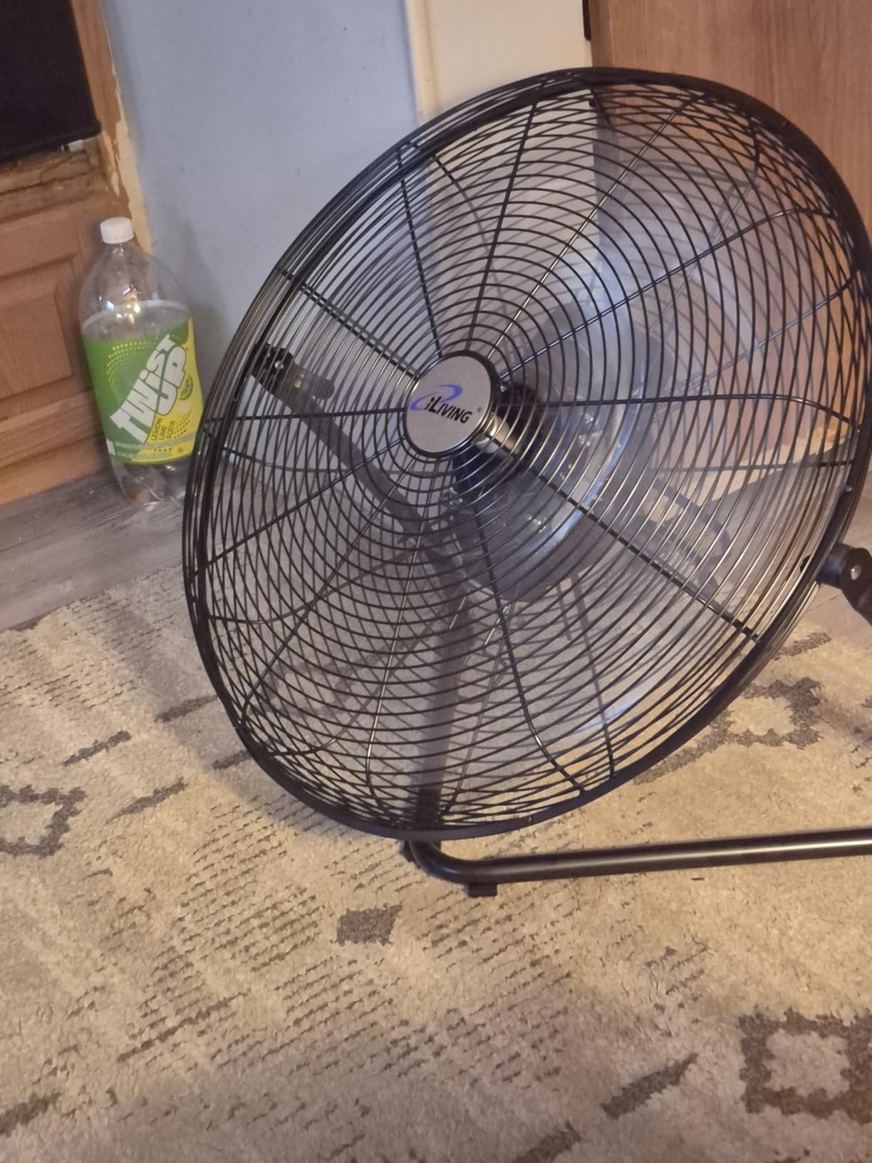 iLIVING 20 Inch Heavy Duty Floor & Wall Mount Fan - 5750 CFM High Velocity, 120-Watt, 3-Speed, Industrial Cooling for Garage, Workshop, Office, Home - UL Listed, Black customer photo 2