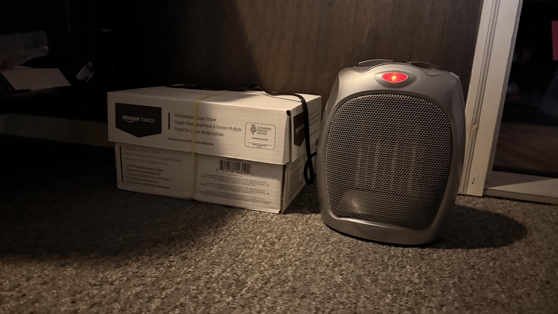 Amazon Basics Oscillating Ceramic Portable Indoor Space Heater, Fast Heating Technology, Overheat and Tip-Over Protection, Adjustable Thermostat, 1500W, 7.52