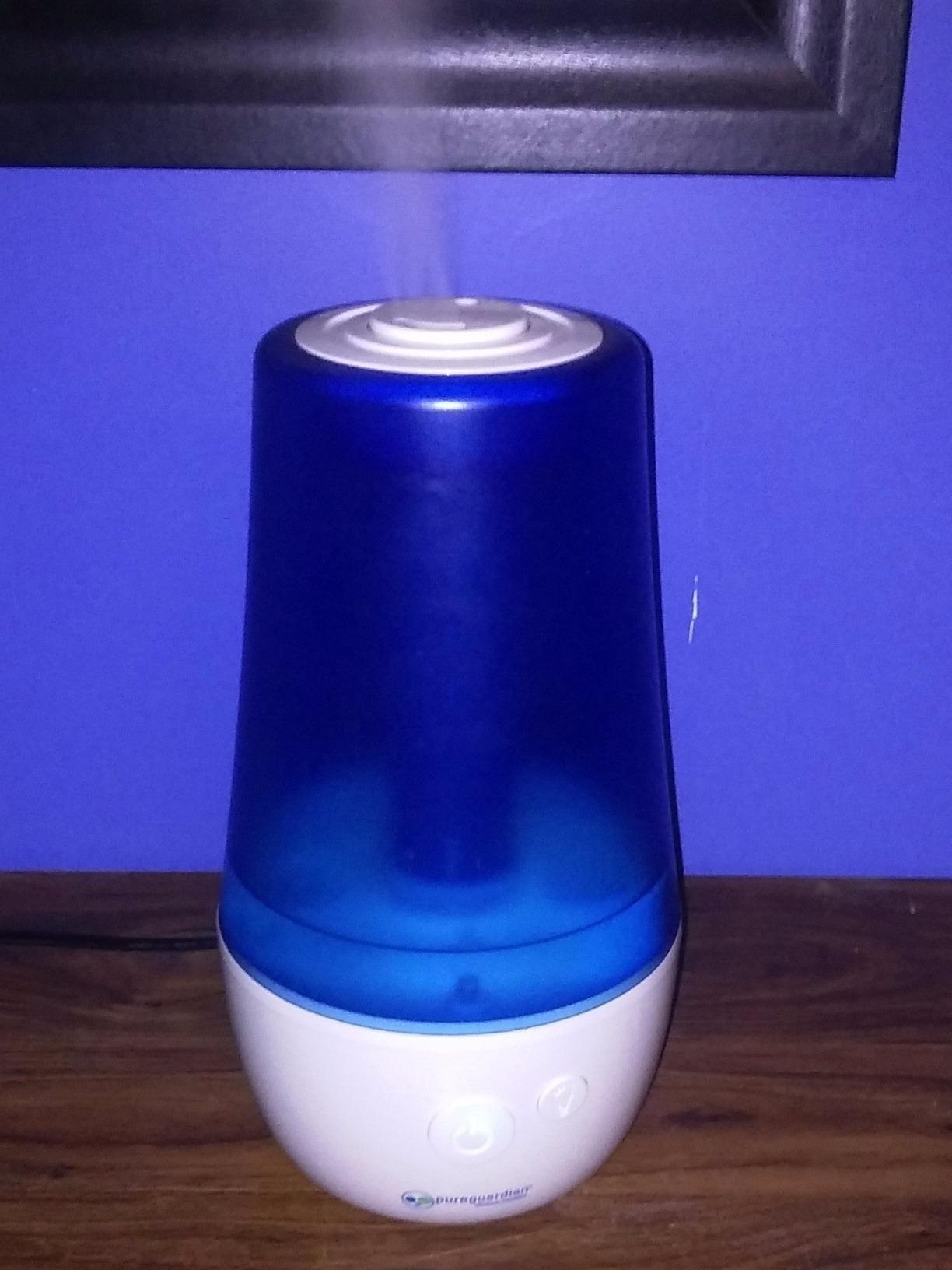 Ultrasonic Cool Mist Humidifier with Aromatherapy Tray, 70-Hour Run Time, 1-Gallon Tank Capacity, 320 Sq. Ft. Coverage for Small Rooms, Quiet Operation, H975AR customer photo 2