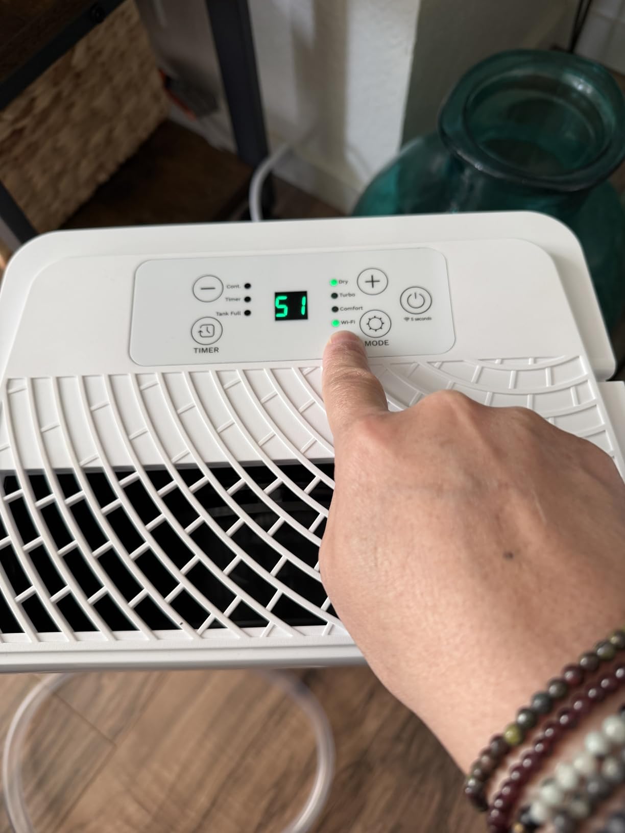 hOmeLabs Dehumidifier for Home and Basements - 6,000 Sq Ft with Pump (40 Pint MAX 104 Pint at 95°F, 90% RH) customer photo 2