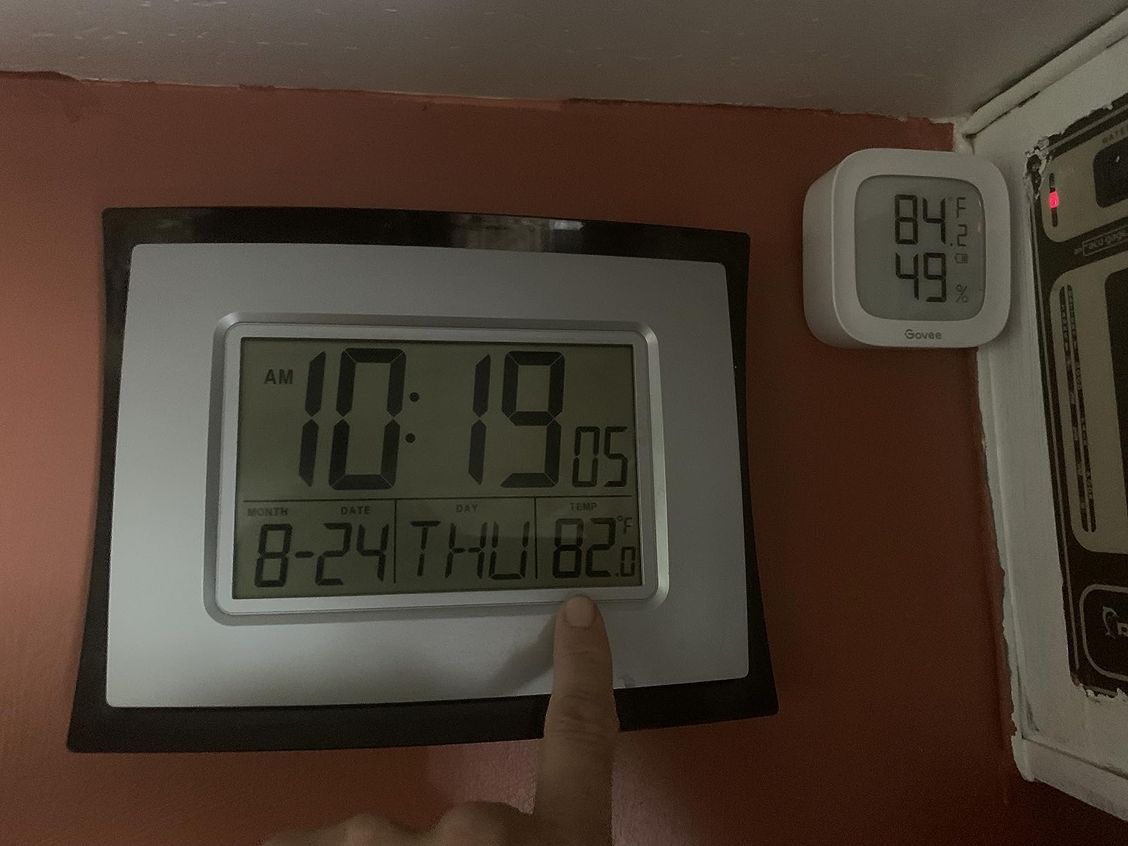 Govee WiFi Thermometer Hygrometer H5103 with Electronic Ink Display customer photo 1