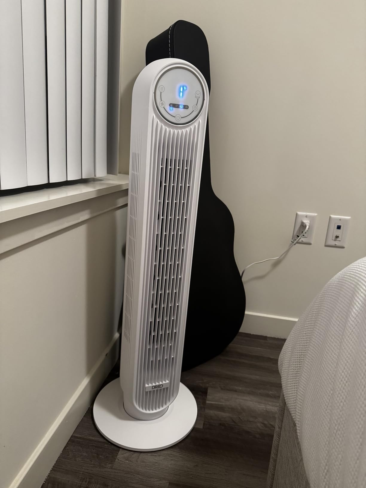 Dreo Tower Fan for Bedroom, 25ft/s Smart Standing Fans, 90° Oscillating Floor Fan with 4 Modes, 4 Speeds, 8H Timer, 28dB, Bladeless, Remote, 28 dB, Works with WiFi Voice Control customer photo 1