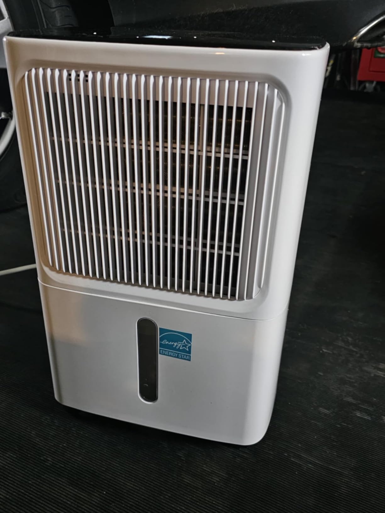 VEAGASO 2,500 Sq.Ft Dehumidifier for Basement with Drain Hose Max 34 Pints, Dehumidifiers for Home, Large Room, Bathroom, Bedroom, Three Modes, Intelligent Humidity Control customer photo 1