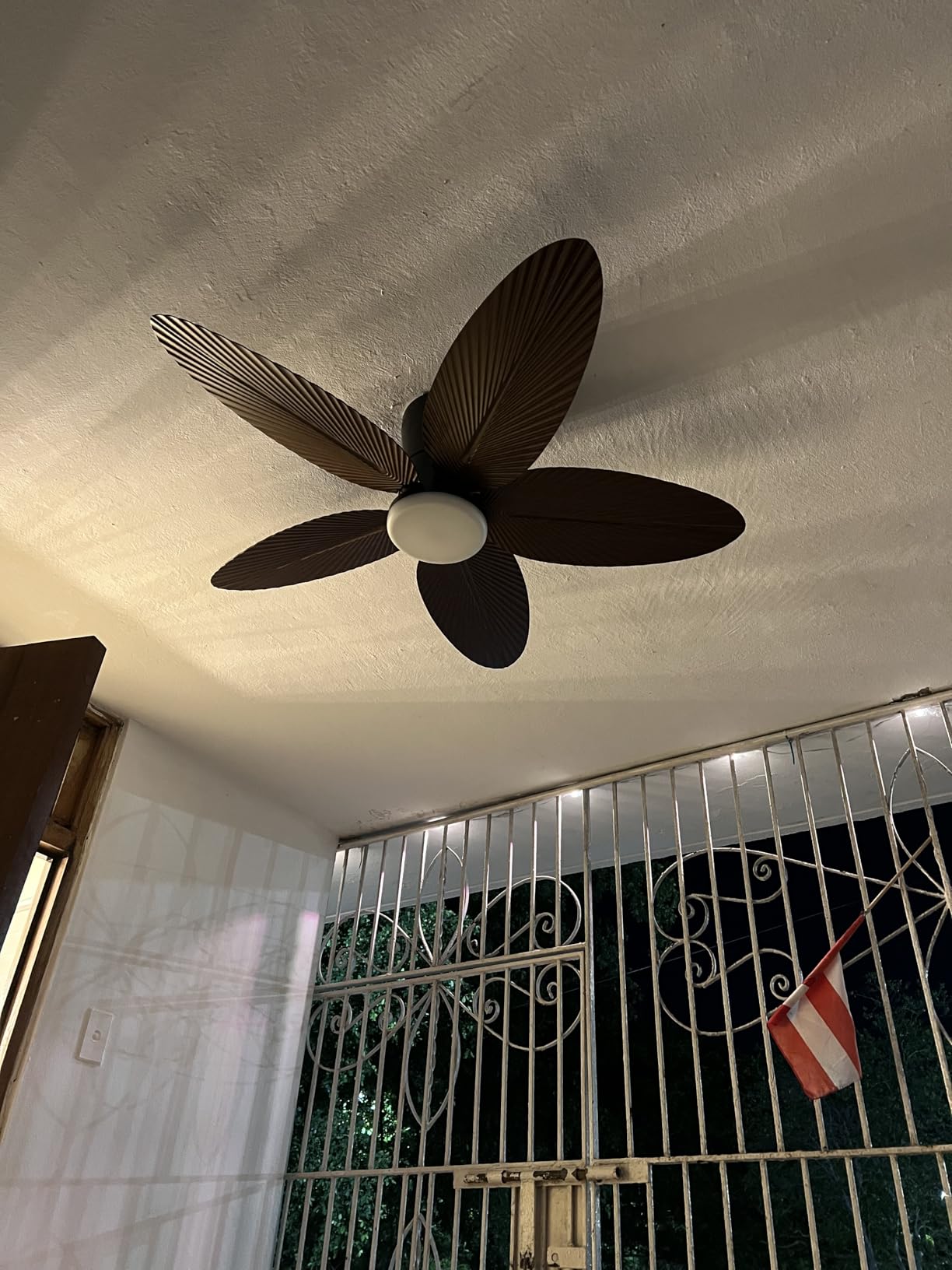 Ceiling Fans with Lights-36 Low Profile Ceiling Fan with Light and Remote/APP Control,Flush Mount,DC Reversible,LED Dimmable Modern Ceiling Fans for Bedroom,Indoor/Outdoor Patio Use(White) customer photo 2
