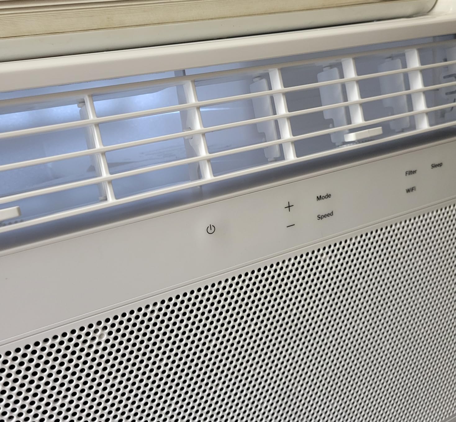 GE Window Air Conditioner 12,000 BTU for Rooms up to 550 sq ft., Wi-Fi Enabled, Energy-Efficient Cooling for Large Rooms, Easy Install Kit, Control Using Remote or Smartphone App customer photo 1
