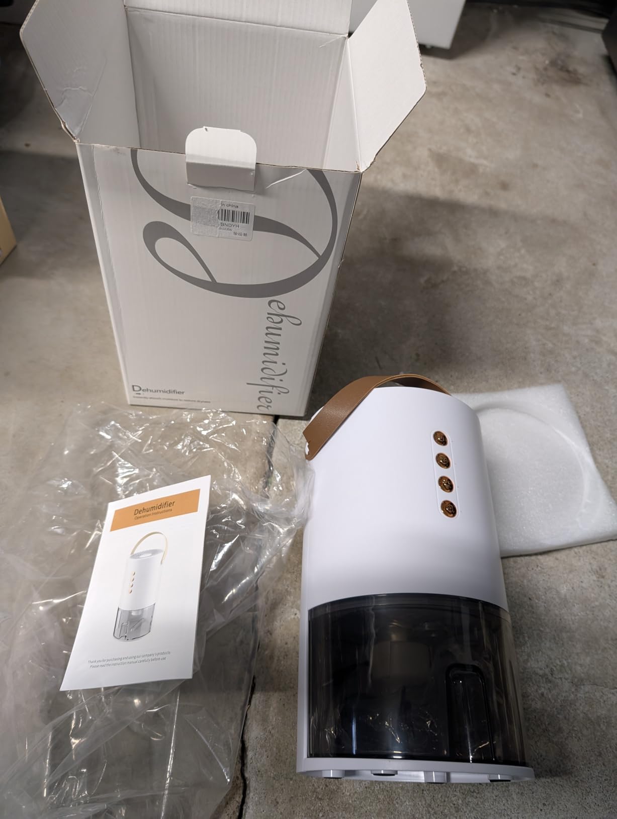 Dehumidifiers for Home, 60 Oz Small Dehumidifier for Basement. Portable Dehumidifier for Bedrooms, Bathrooms, Closets, and RVs, with Automatic Shut-off And Color Indicator Lights customer photo 1