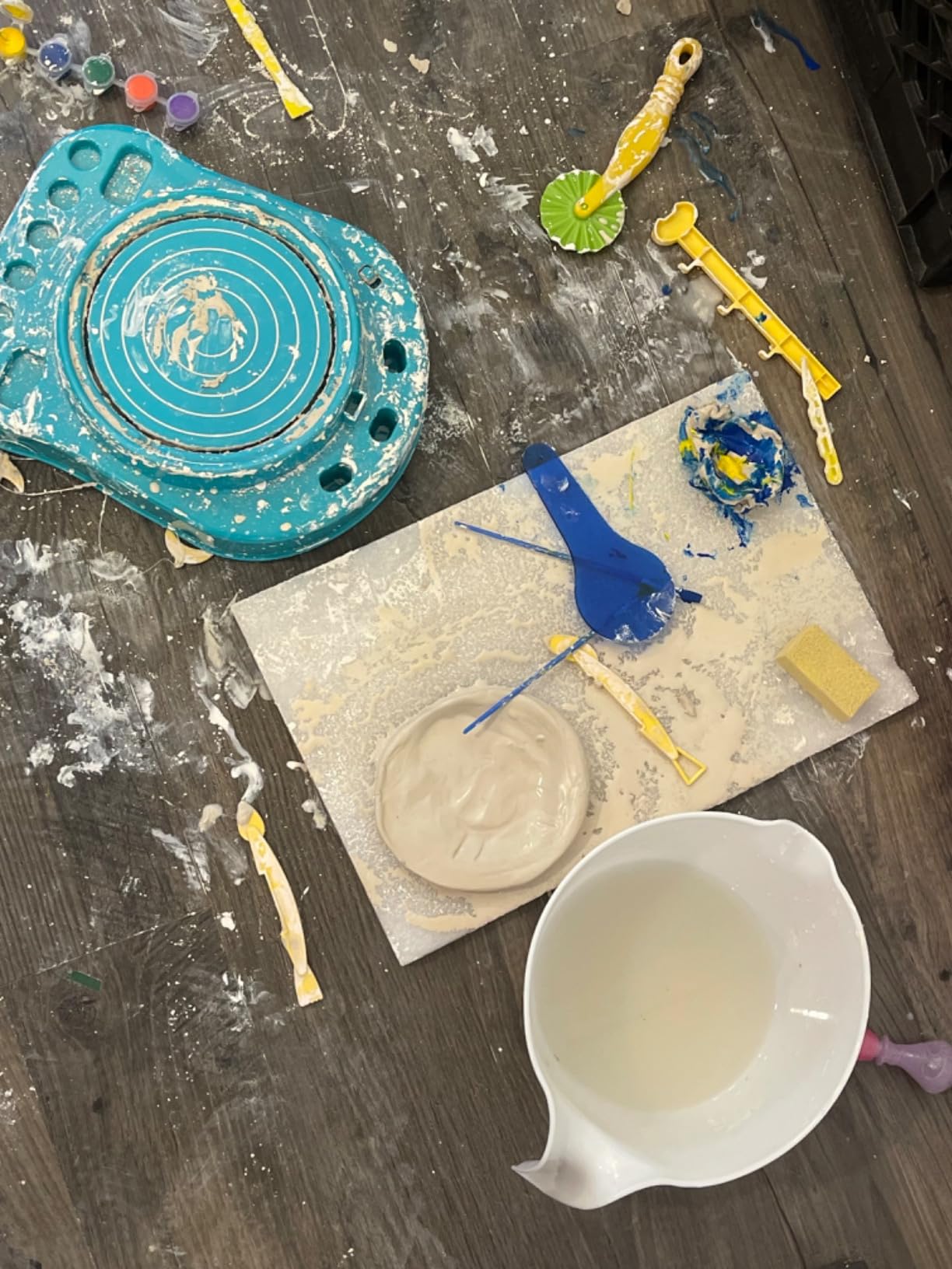Faber-Castell Pottery Studio - Create Your Own Pottery Designs with Kid-Friendly Pottery Wheel, Air-Dry Clay, Paints, Sculpting Tools & Step-by-Step Instructions for Kids (Ages 8+) customer photo 2