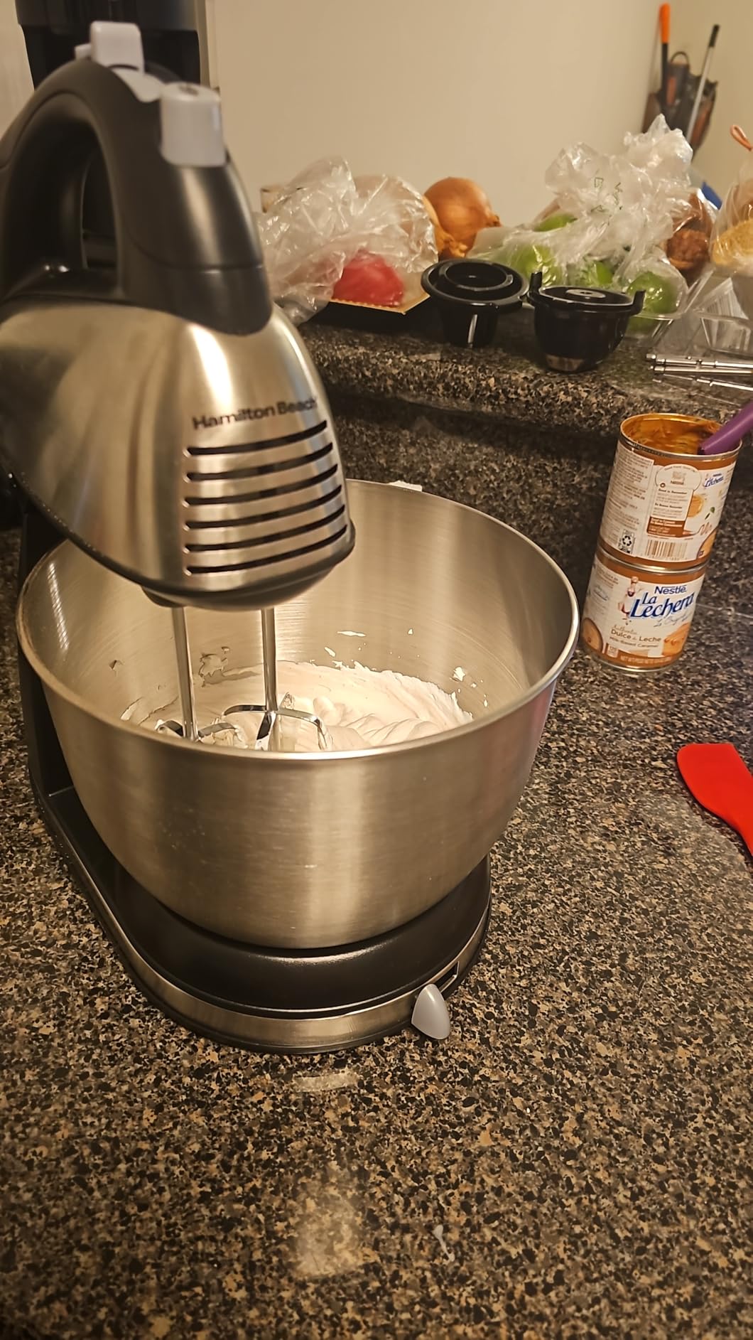 Hamilton Beach Classic Stand and Hand Mixer, 4 Quarts, 6 Speeds with QuickBurst, Bowl Rest, 290 Watts Peak Power, White (64655) customer photo 1
