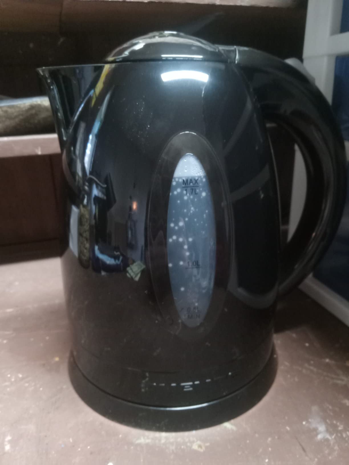 OVENTE Electric Kettle, 1.7L Fast Boiling Water Heater, BPA Free, Auto Shut-Off, Boil-Dry Protection, Black KP72B customer photo 2