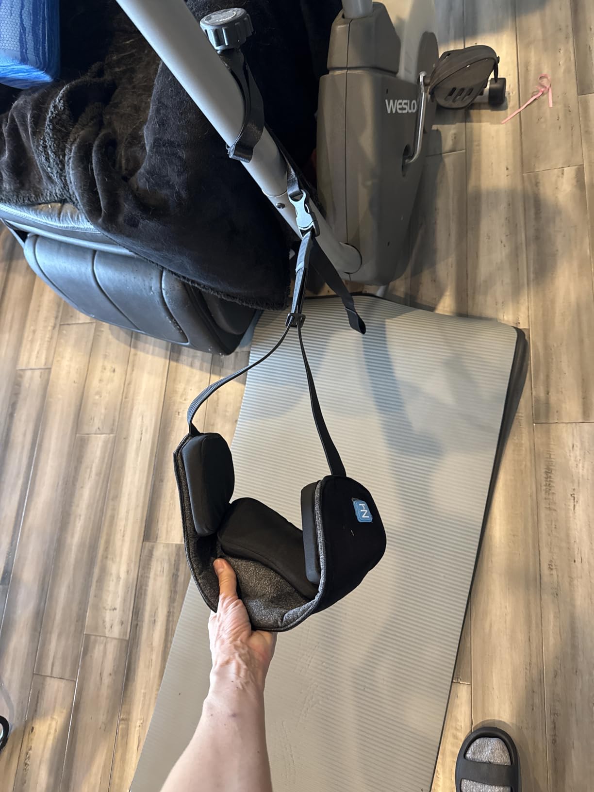 The Original Neck Hammock Neck Stretcher - Cervical Traction Device for Neck Decompression - Portable Device for Neck Tension Relief customer photo 1