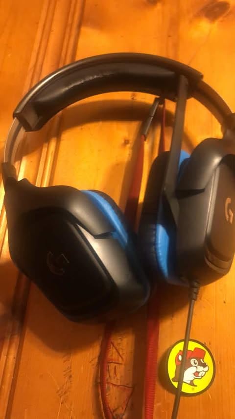 Logitech G432 Wired Gaming Headset - Black | DTS Headphone:X 2.0, 50 mm audio drivers, USB and 3.5 mm jack, Flip-to-Mute mic, PC compatible customer photo 2
