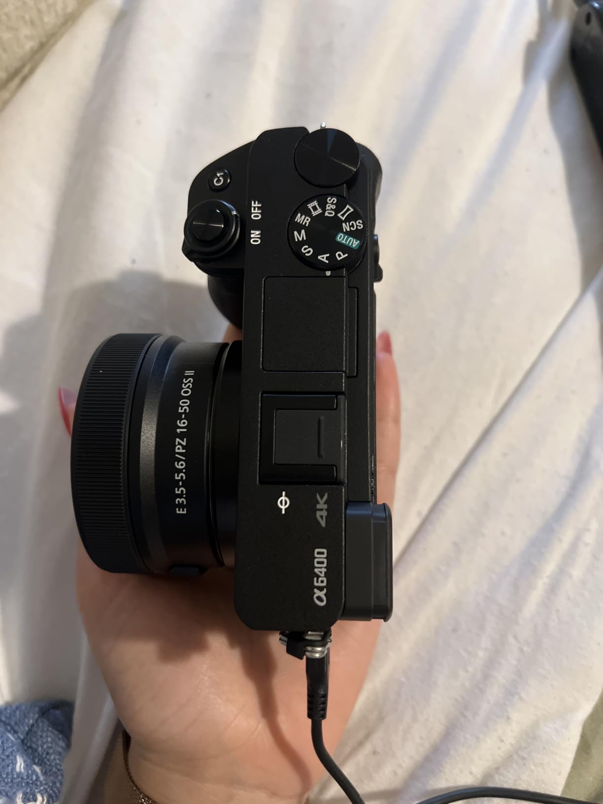 Sony Alpha a6400 Mirrorless Camera: Compact APS-C Interchangeable Lens Digital Camera with Real-Time Eye Auto Focus, 4K Video, Flip Screen & 16-50mm Lens - E Mount Compatible - ILCE-6400L/B, Black customer photo 1