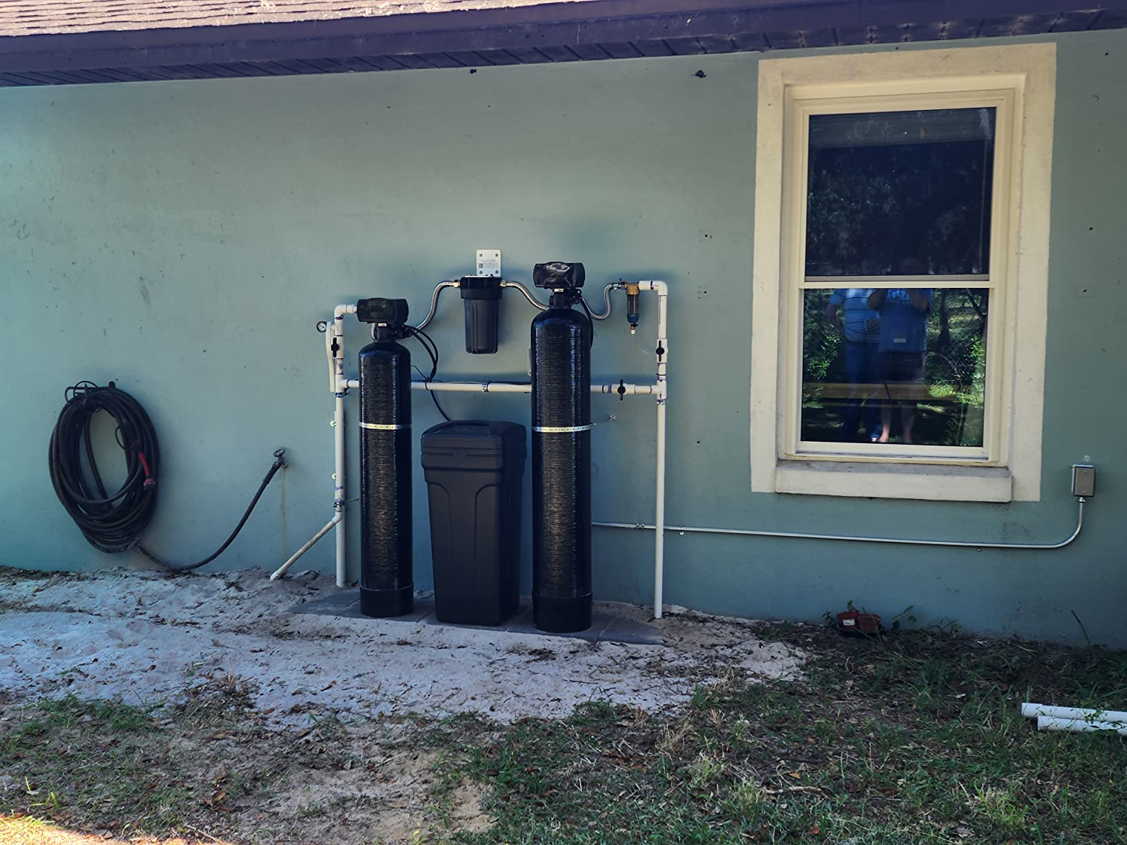 Aquasure Harmony Series 32,000 Grains Whole House Water Softener Bundle with Automatic Digital Metered Control Head and Triple Purpose Sediment/GAC/Zinc Pre-Filters, Reduces Hardness (1-2 bathrooms) customer photo 1