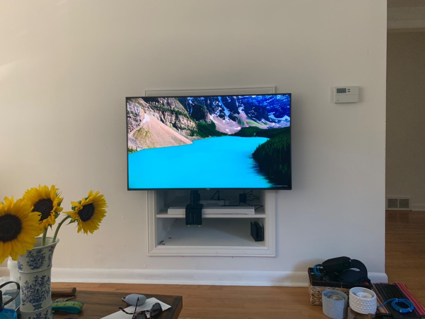 Mount-It! Ultrawide Monitor Arm, Heavy-Duty Gas Spring Desk Mount for 17-35 inch Curved Screens up to 33 lbs, Full Motion Height Adjustable Monitor Arm with USB 3.0 & Audio Ports, VESA 75/100/200 customer photo 1