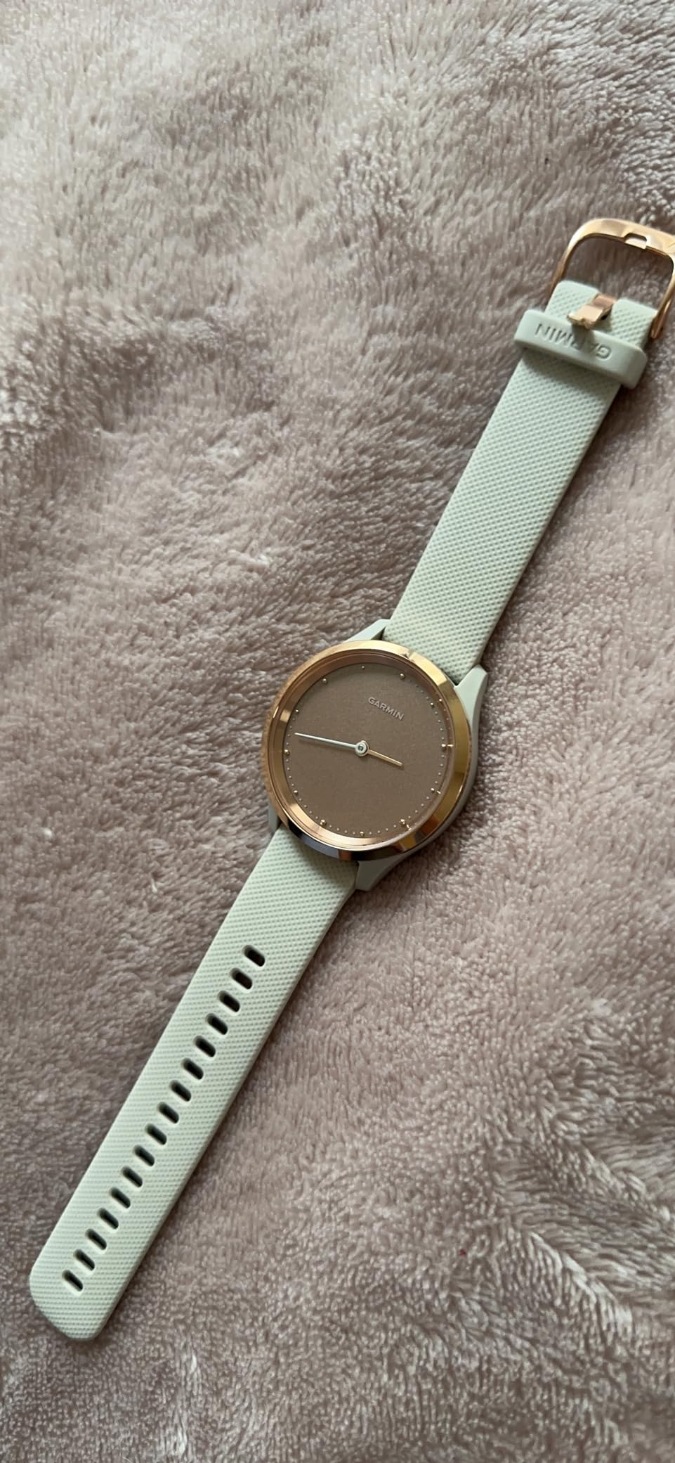 Garmin Hybrid Smartwatch with Real Watch Hands and Hidden Color Touchscreen Displays, Rose Gold with Light Sand Case and Band, 39mm customer photo 2