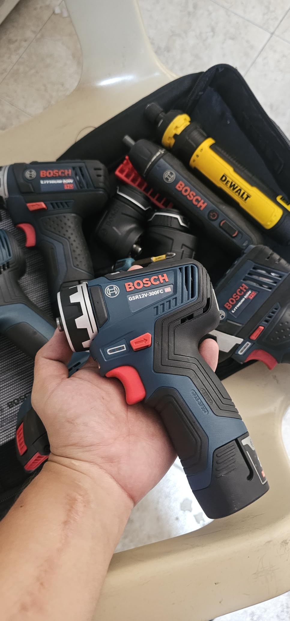 Bosch GSR12V-300FCB22 12V Max Drill/Driver with 5-In-1 Flexiclick System with (2) 2.0 Ah Batteries customer photo 1