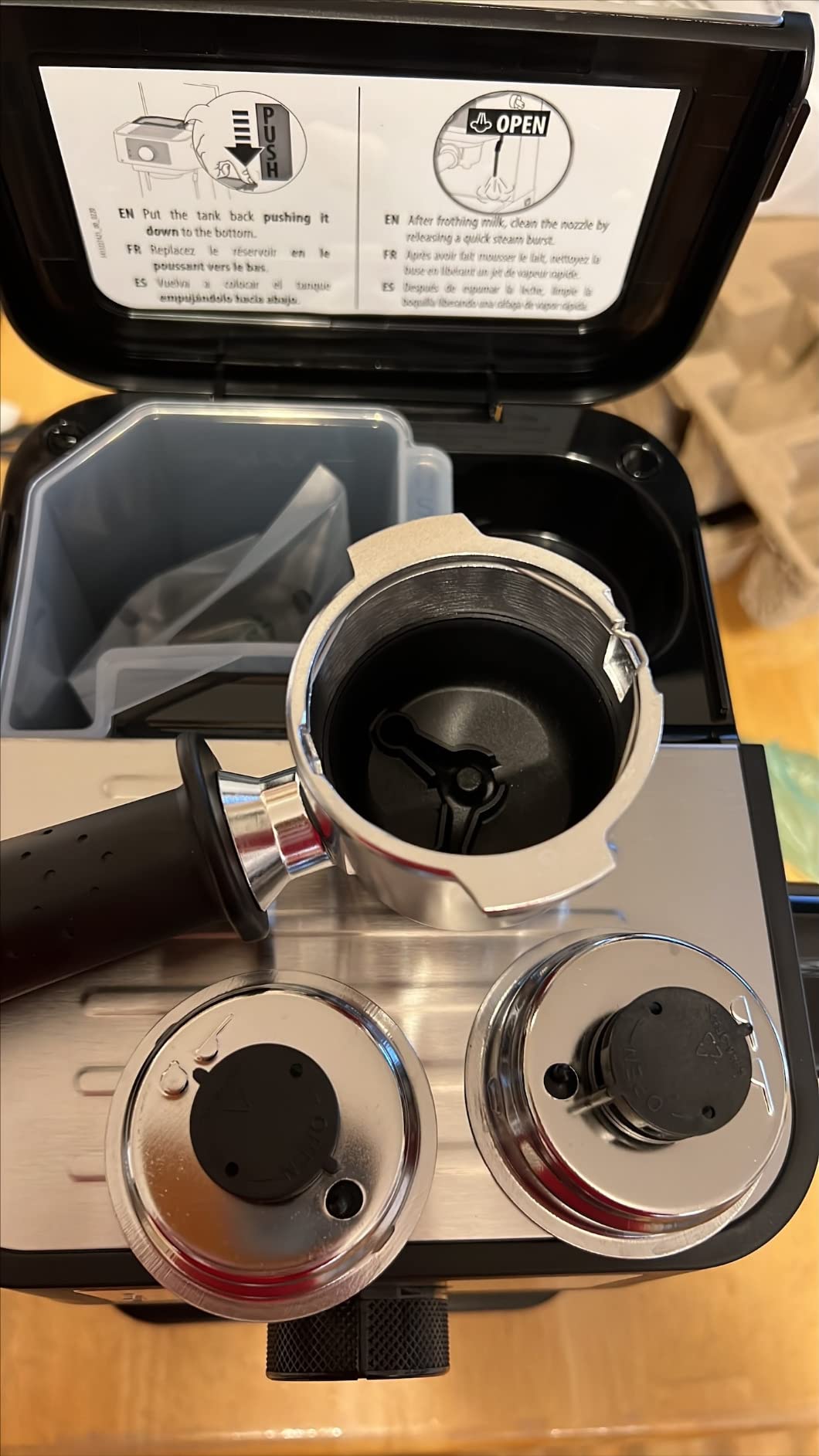 De'Longhi Stilosa Manual Espresso Machine, Compact Coffee Maker, 15 Bar Pump Pressure, Manual Milk Frother Steam Wand for Authentic Single & Double Espresso, Lattes & Cappuccinos, Tamper Included customer photo 2