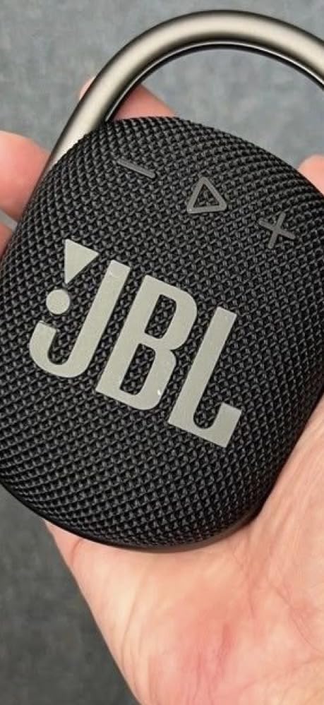 JBL Clip 4 - Portable Mini Bluetooth Speaker, big audio and punchy bass, integrated carabiner, IP67 waterproof and dustproof, 10 hours of playtime (Black) customer photo 1
