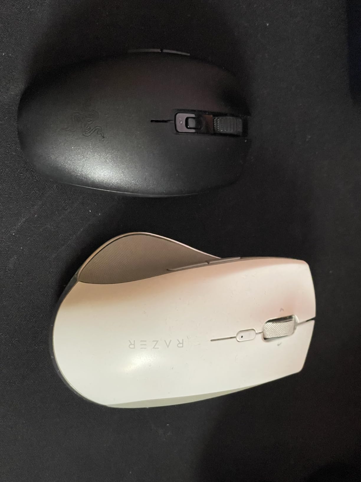 Razer Orochi V2 Mobile Wireless Gaming Mouse: Ultra Lightweight - 2 Wireless Modes - Up to 950hrs Battery Life - Mechanical Mouse Switches - 5G Advanced 18K DPI Optical Sensor - White customer photo 1