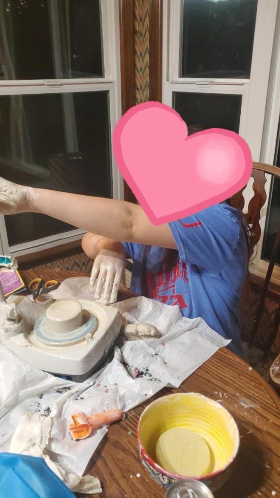 NATIONAL GEOGRAPHIC Pottery Wheel for Kids – Complete Pottery Kit for Beginners, Plug-in Motor, 2 lbs. Air Dry Clay, Sculpting Clay Tools, Apron & More, Patented Design, Craft Kit (Amazon Exclusive) customer photo 1
