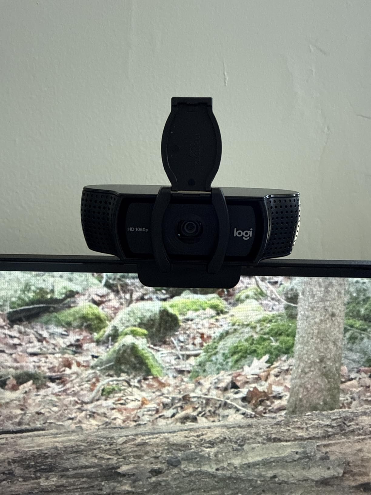 Logitech C920e HD 1080p Mic Enabled Webcam Certified Zoom Microsoft Teams | Certified for Zoom, Microsoft Teams compatible, TAA compliant customer photo 1