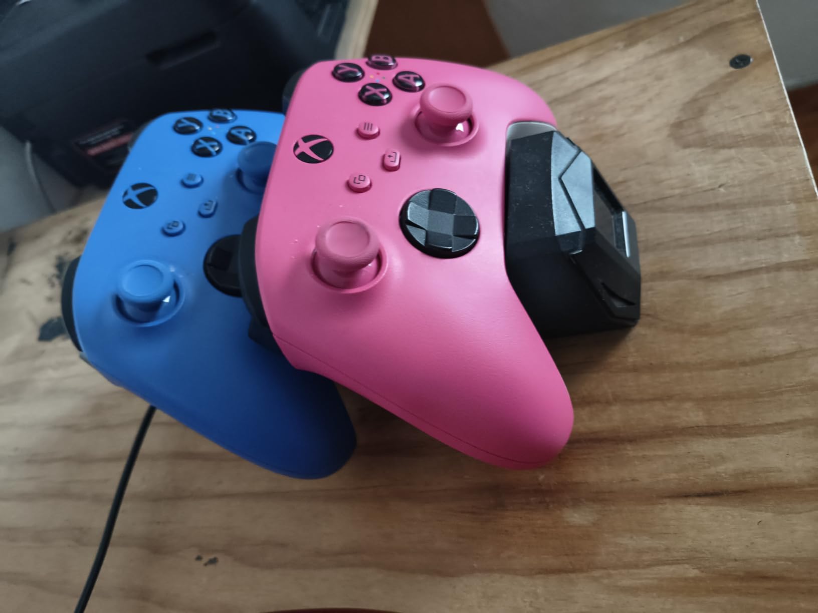 Controller Charger Station with 2x6200mWh Rechargeable Battery Packs for Xbox One/Series X|S customer photo 1