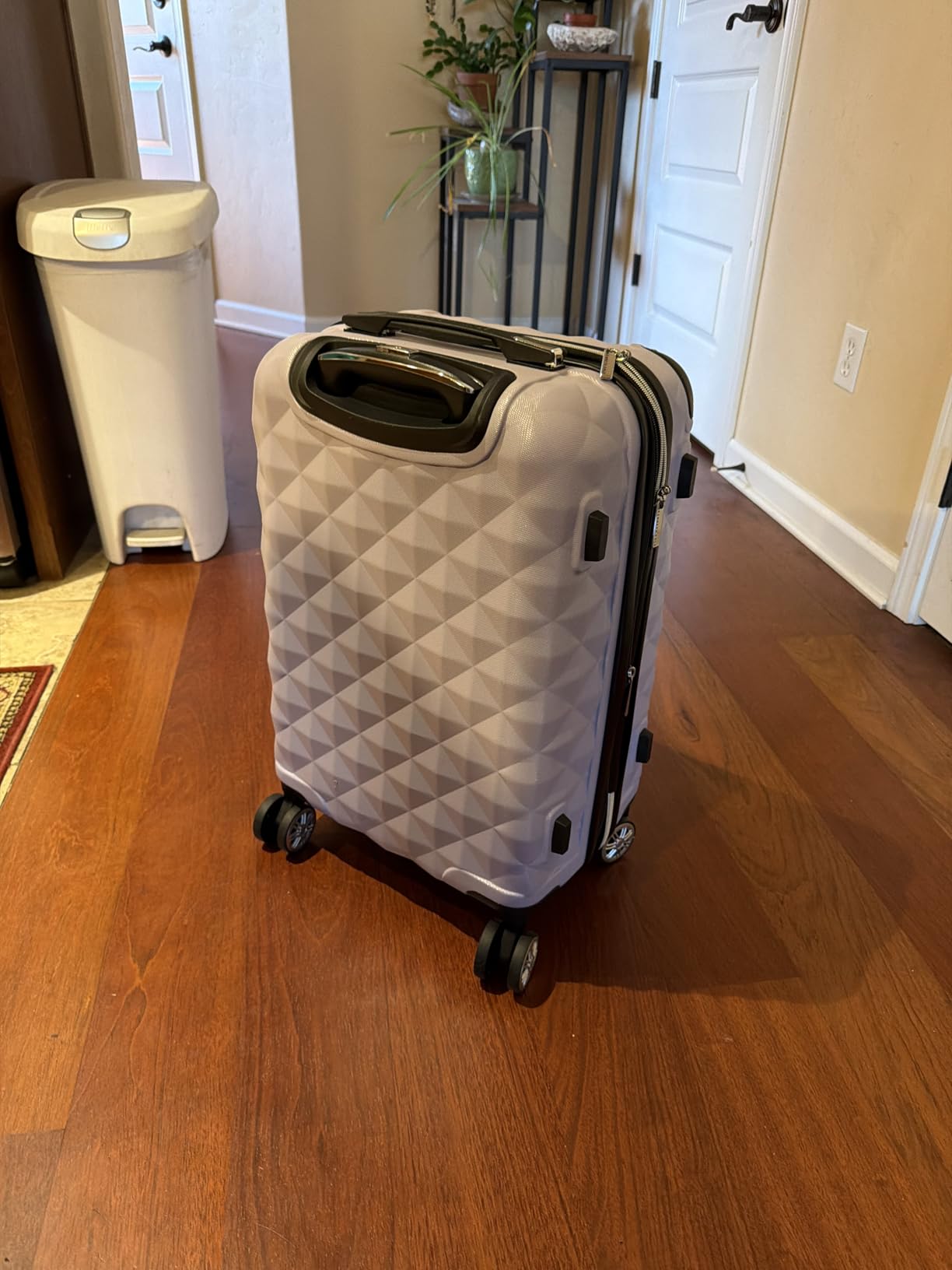 Kenneth Cole REACTION Diamond Tower Collection Lightweight Hardside Expandable 8-Wheel Spinner Travel Luggage, Black, 2-Piece Set (20