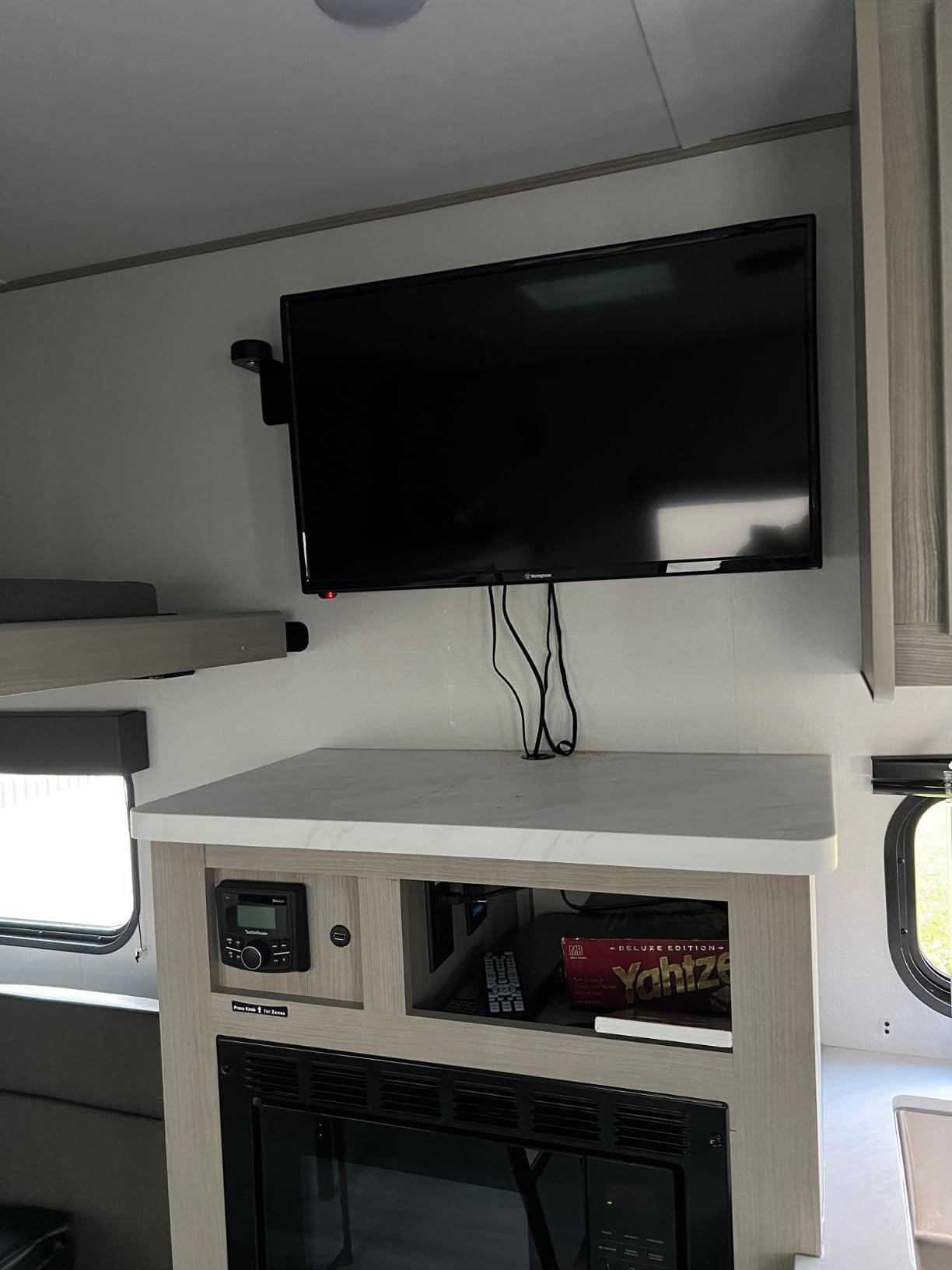 Westinghouse 32 Inch TV with DVD Player Built in, HD LED Small Flat Screen Non-Smart Television DVD Combo, RV Camper, Works with Fire Stick, Roku, Apple TV, TiVo, Xumo, and Streaming Devices customer photo 2