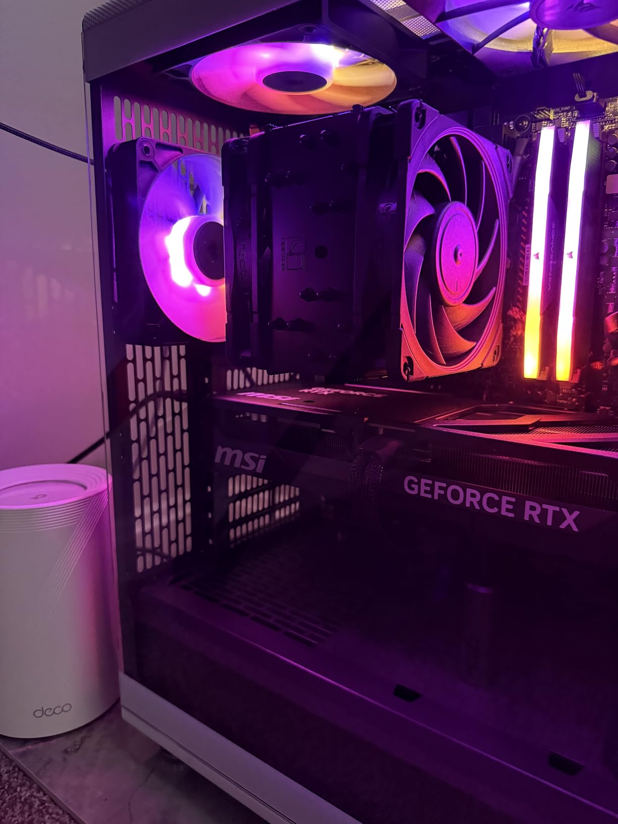 Fractal Design North - Genuine Walnut Wood Front - Mesh Side Panels - Two 140mm Aspect PWM Fans Included - Type C USB - ATX Airflow Mid Tower PC Gaming Case, Charcoal Black customer photo 2