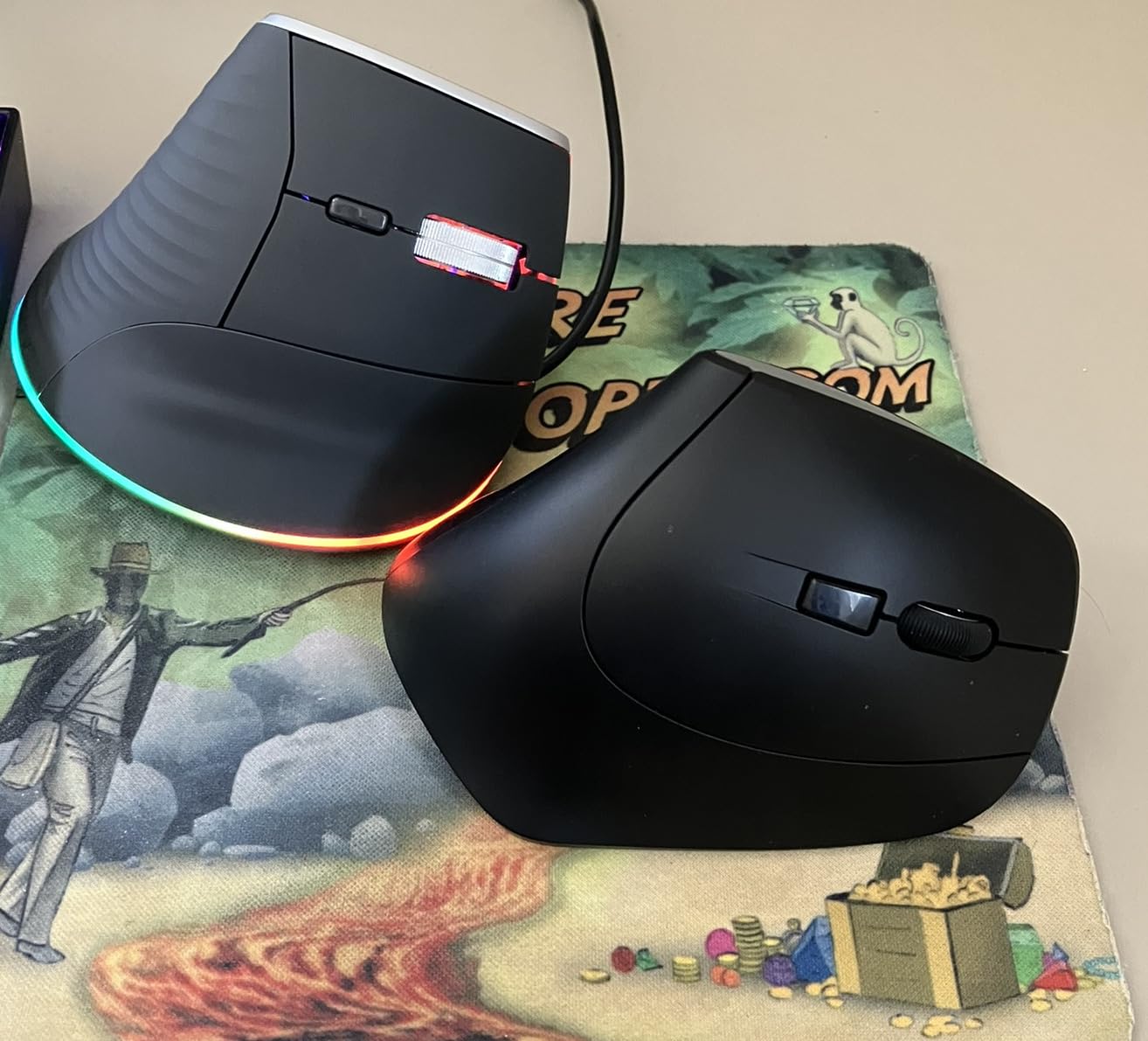 Nulea M504 Wired Vertical Mouse, USB Ergonomic Optical Mouse with 4 Adjustable DPI, 11 RGB Backlight Modes, Compatible for Laptop, PC, Desktop, Mac, Grey customer photo 2
