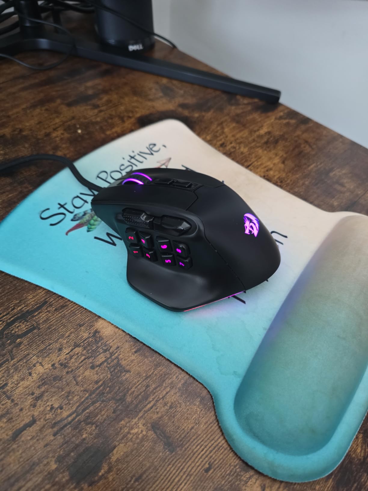 Redragon M811 Aatrox MMO Gaming Mouse, 15 Programmable Buttons Wired RGB Mouse w/Ergonomic Natural Grip Build, 10 Side Macro Keys, Software Supports DIY Keybinds & Backlit customer photo 1