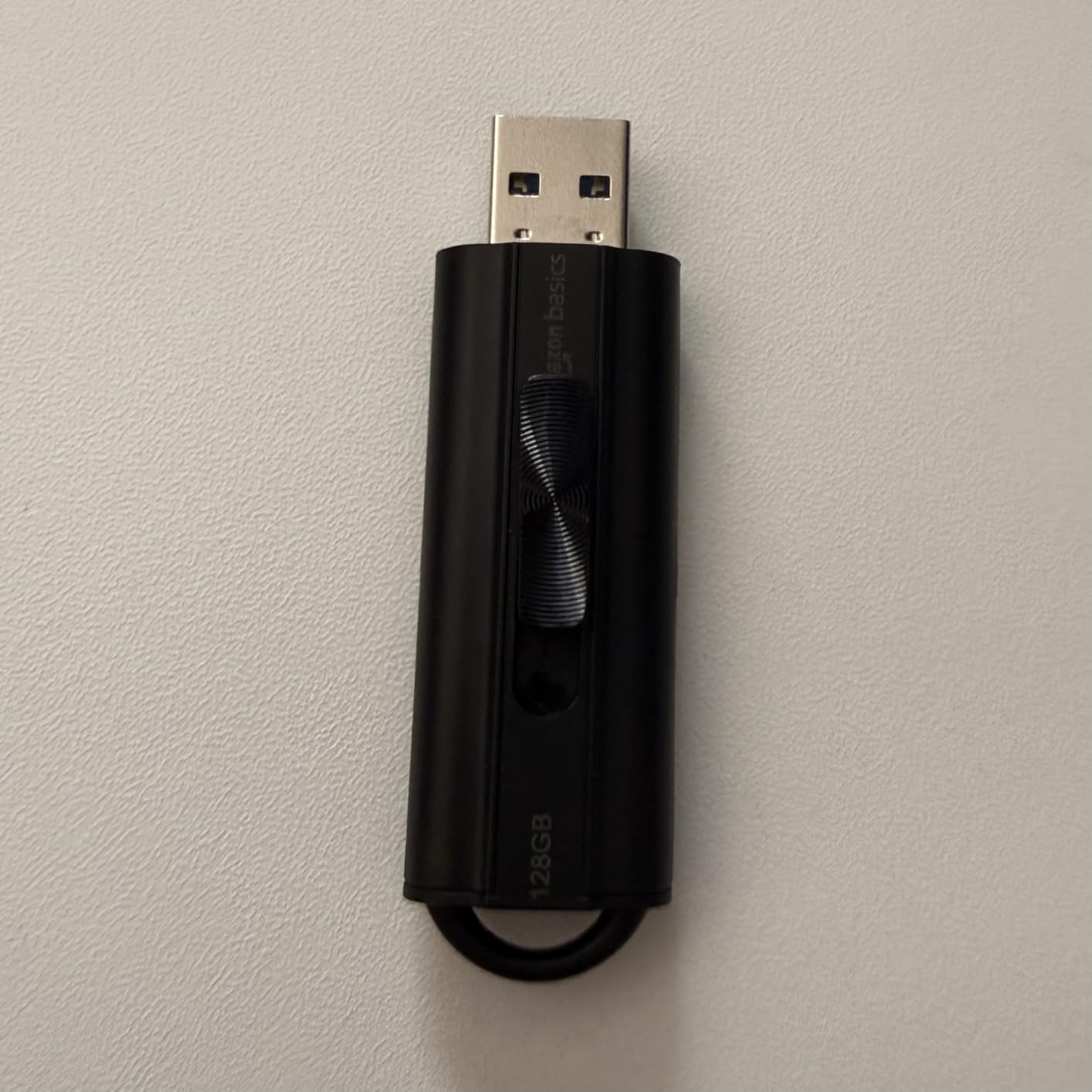Amazon Basics 256 GB Ultra Fast USB 3.1 Flash Drive, High Capacity External Storage for Photos Videos, Retractable Design, 130MB/s Transfer Speed, Black customer photo 1